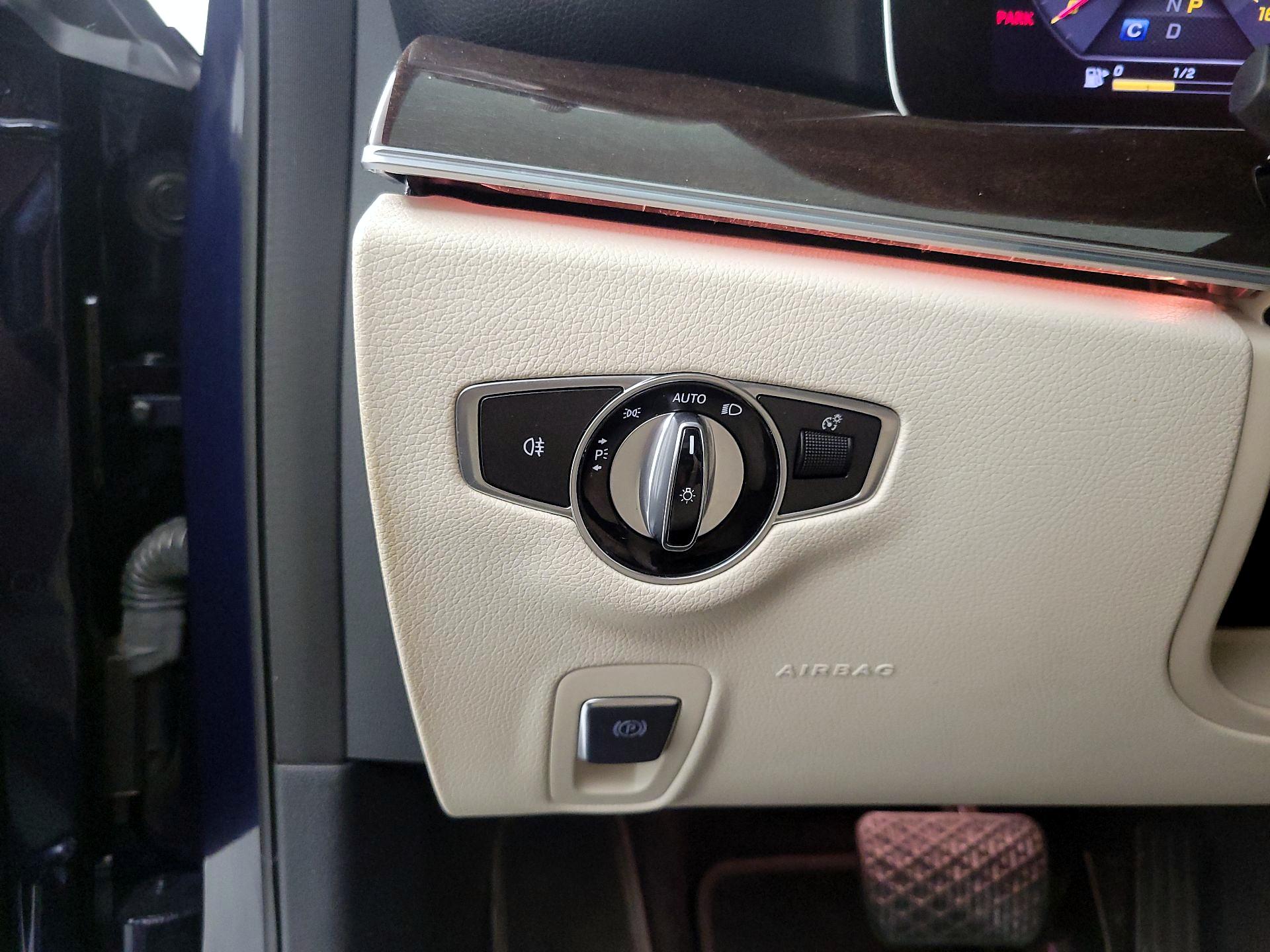 Thumbnail: 2020 Mercedes-Benz E-Class - 11