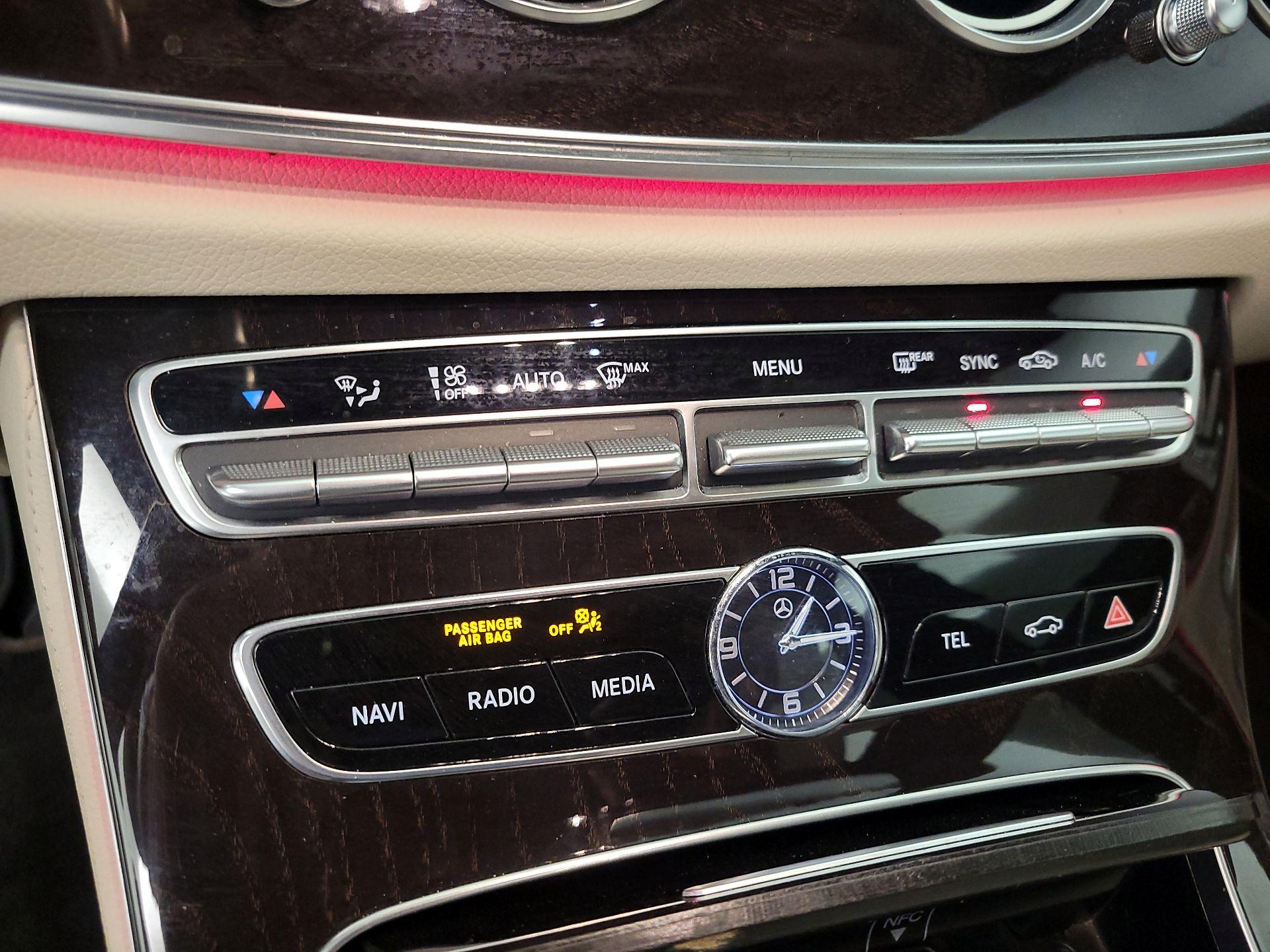 Thumbnail: 2020 Mercedes-Benz E-Class - 15