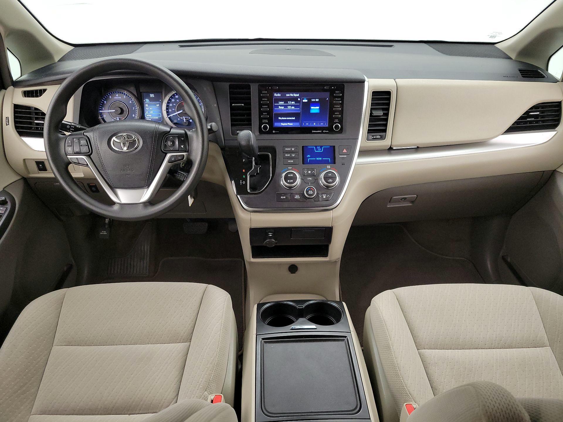 Thumbnail: 2018 Toyota Sienna - 9