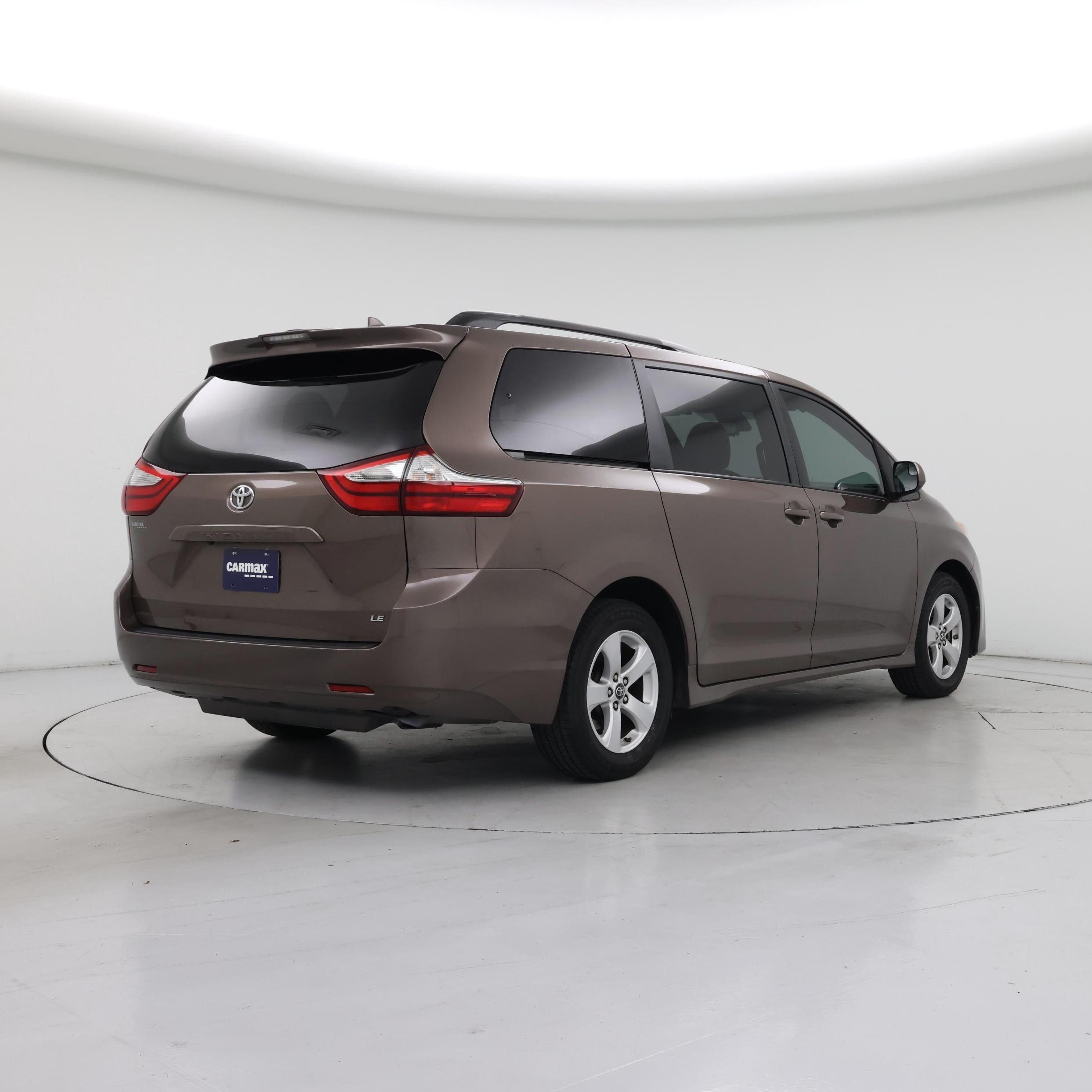 Thumbnail: 2018 Toyota Sienna - 8