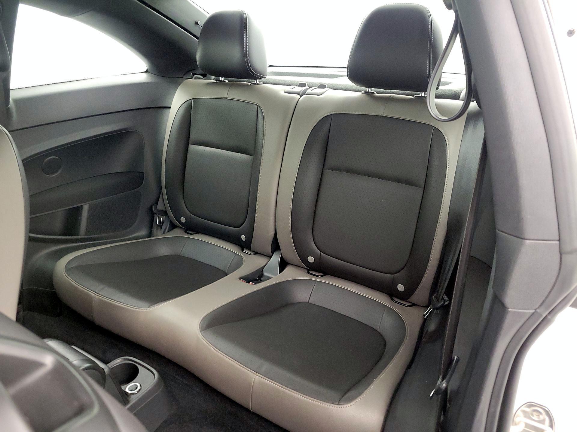 Thumbnail: 2015 Volkswagen Beetle - 18