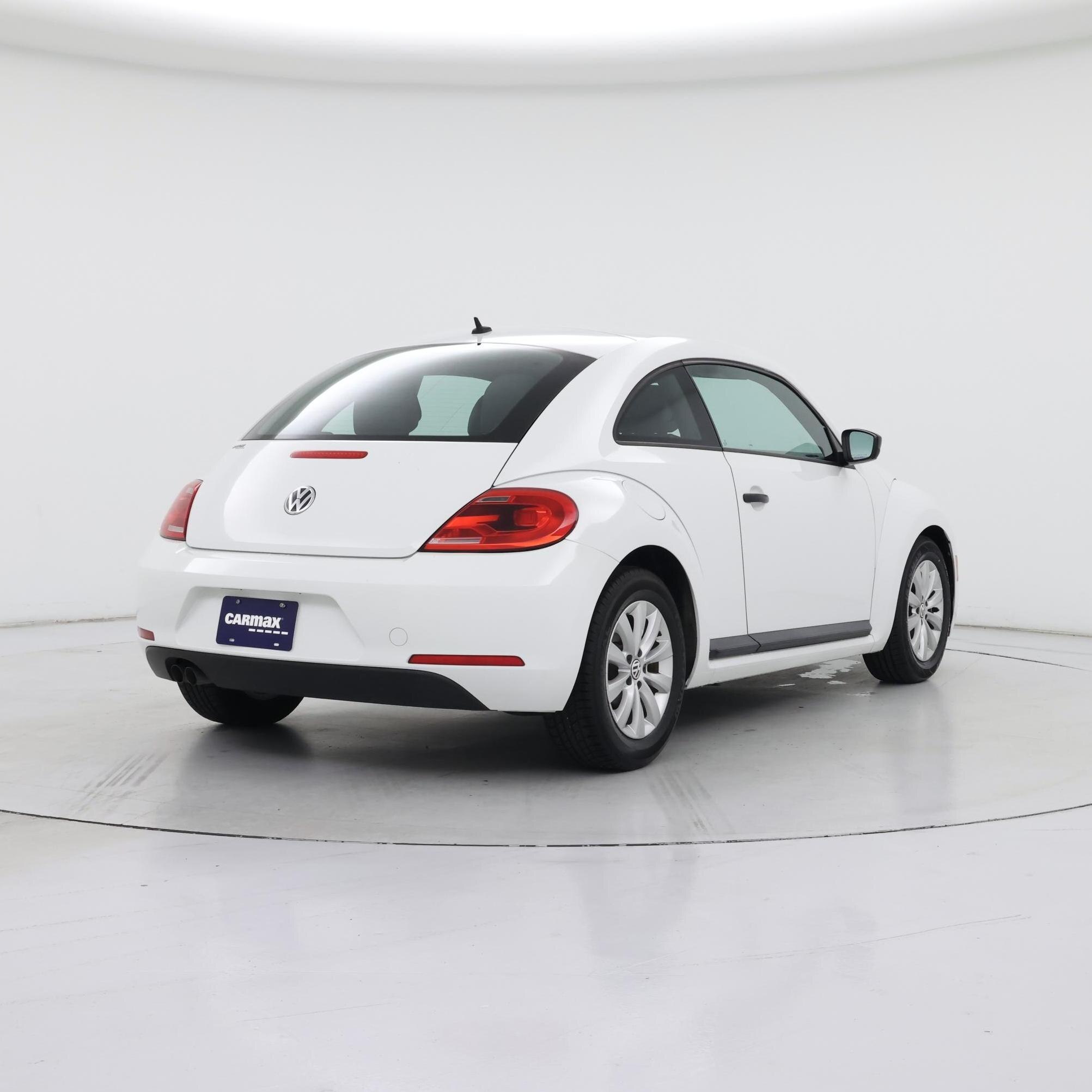 Thumbnail: 2015 Volkswagen Beetle - 8