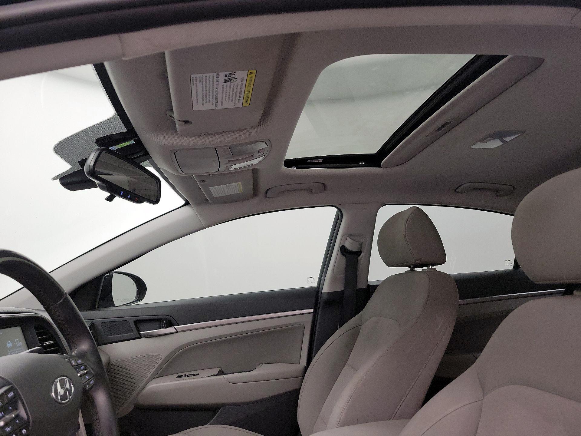 Thumbnail: 2019 Hyundai Elantra - 19