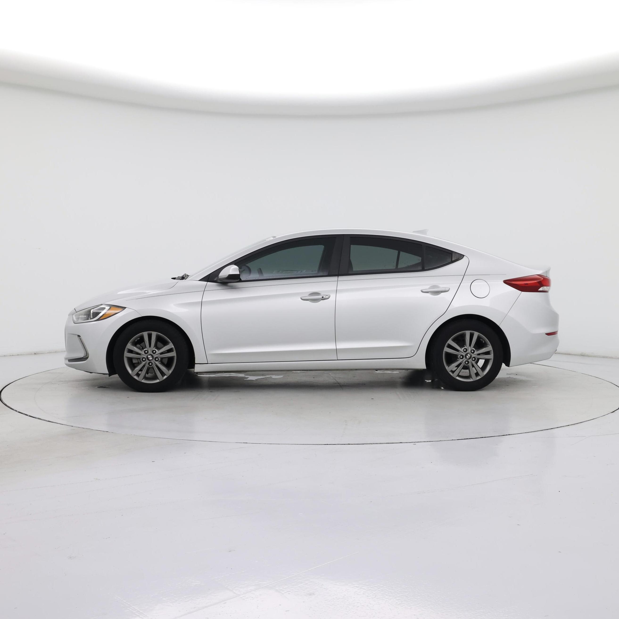 Thumbnail: 2017 Hyundai Elantra - 3