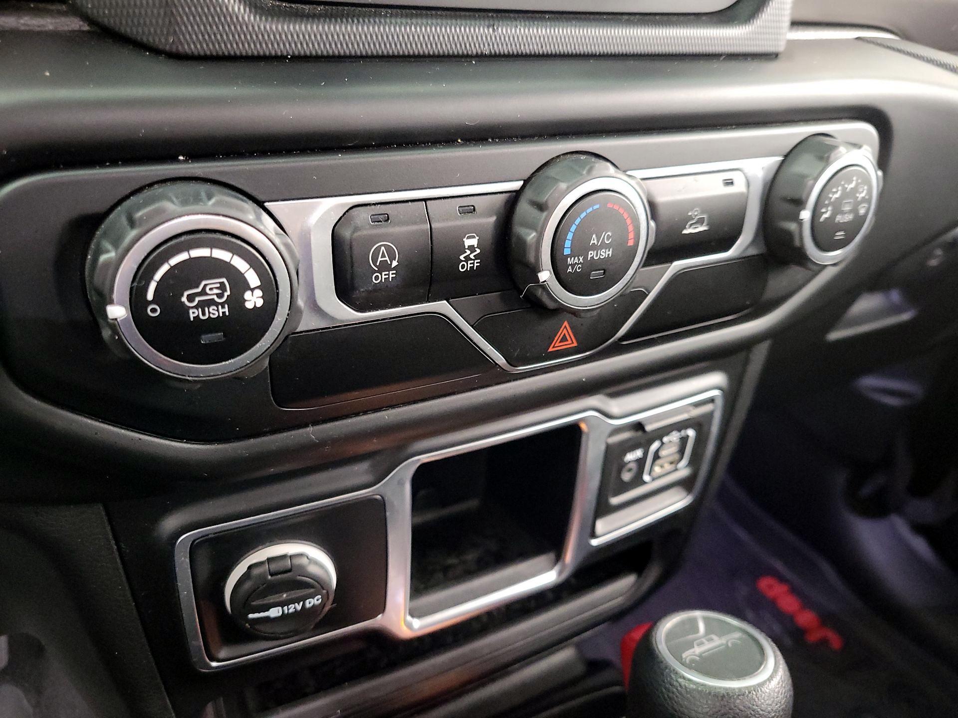 Thumbnail: 2020 Jeep Gladiator - 14