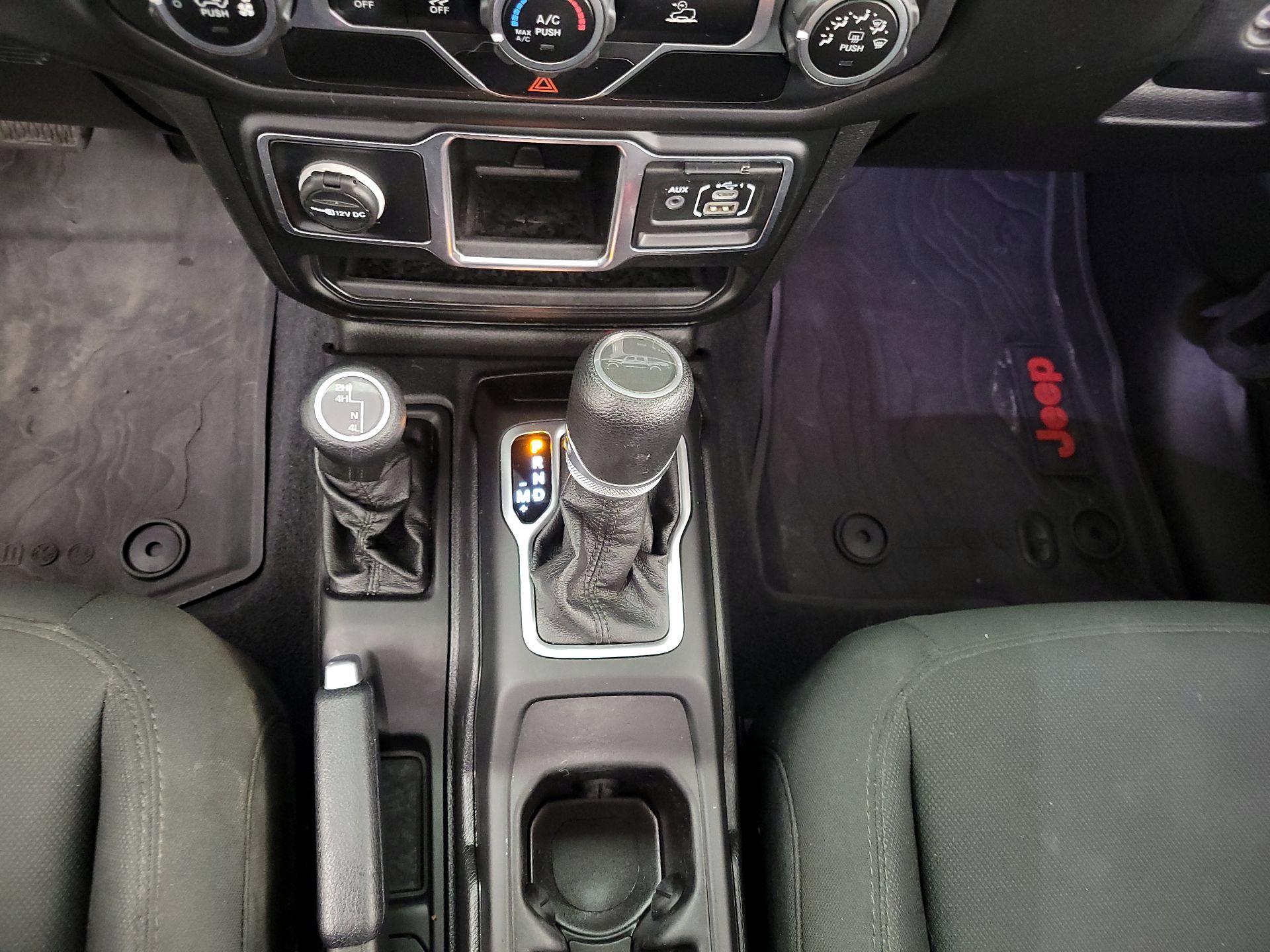 Thumbnail: 2020 Jeep Gladiator - 15