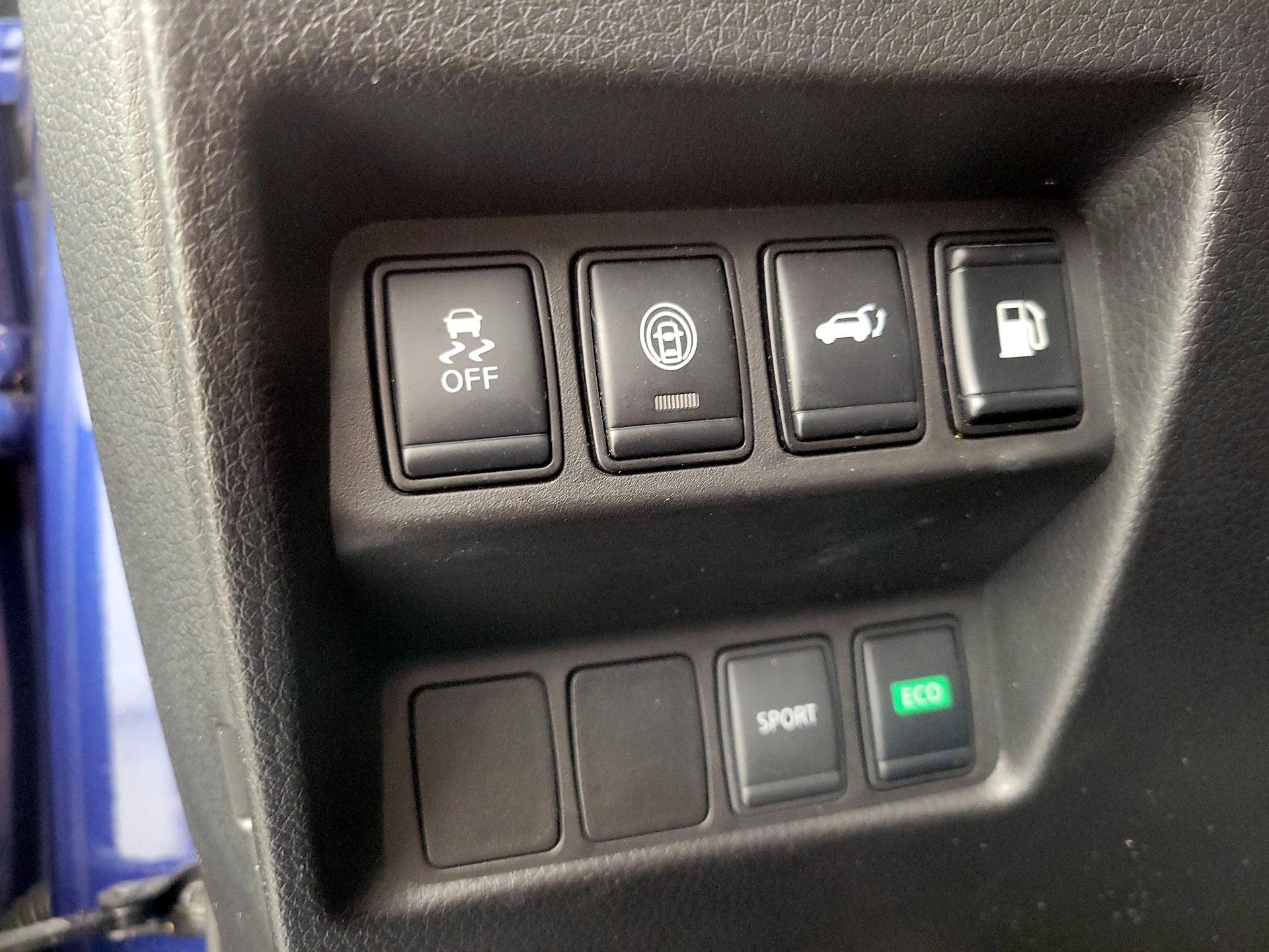 Thumbnail: 2019 Nissan Rogue - 13