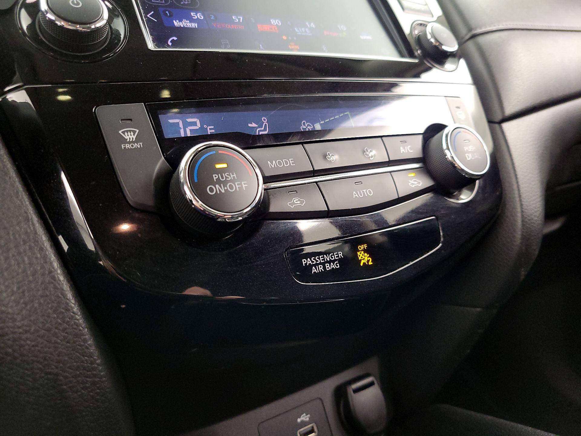 Thumbnail: 2019 Nissan Rogue - 16