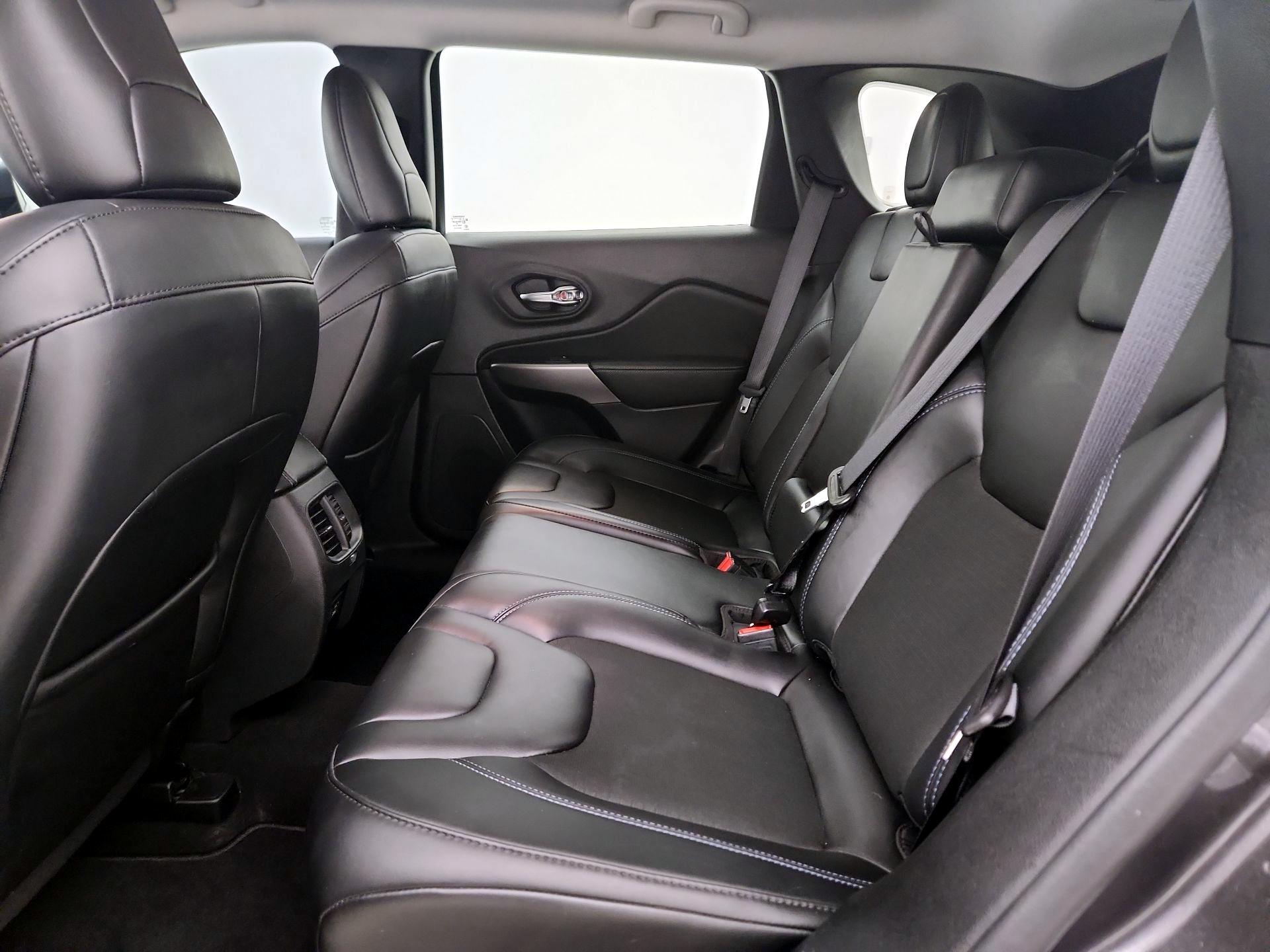 Thumbnail: 2021 Jeep Cherokee - 19