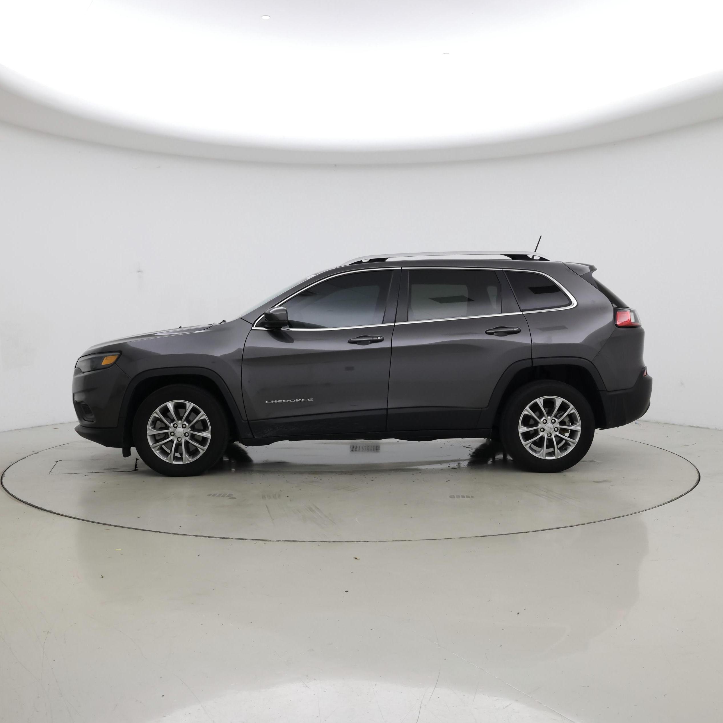 Thumbnail: 2021 Jeep Cherokee - 3