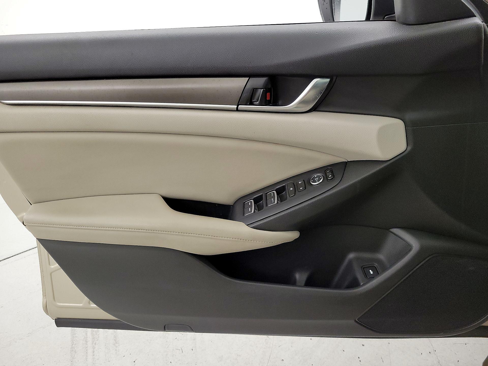 Thumbnail: 2018 Honda Accord - 12