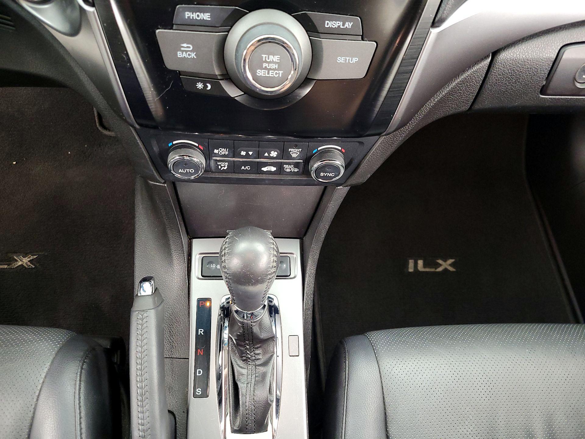 Thumbnail: 2015 Acura ILX - 17