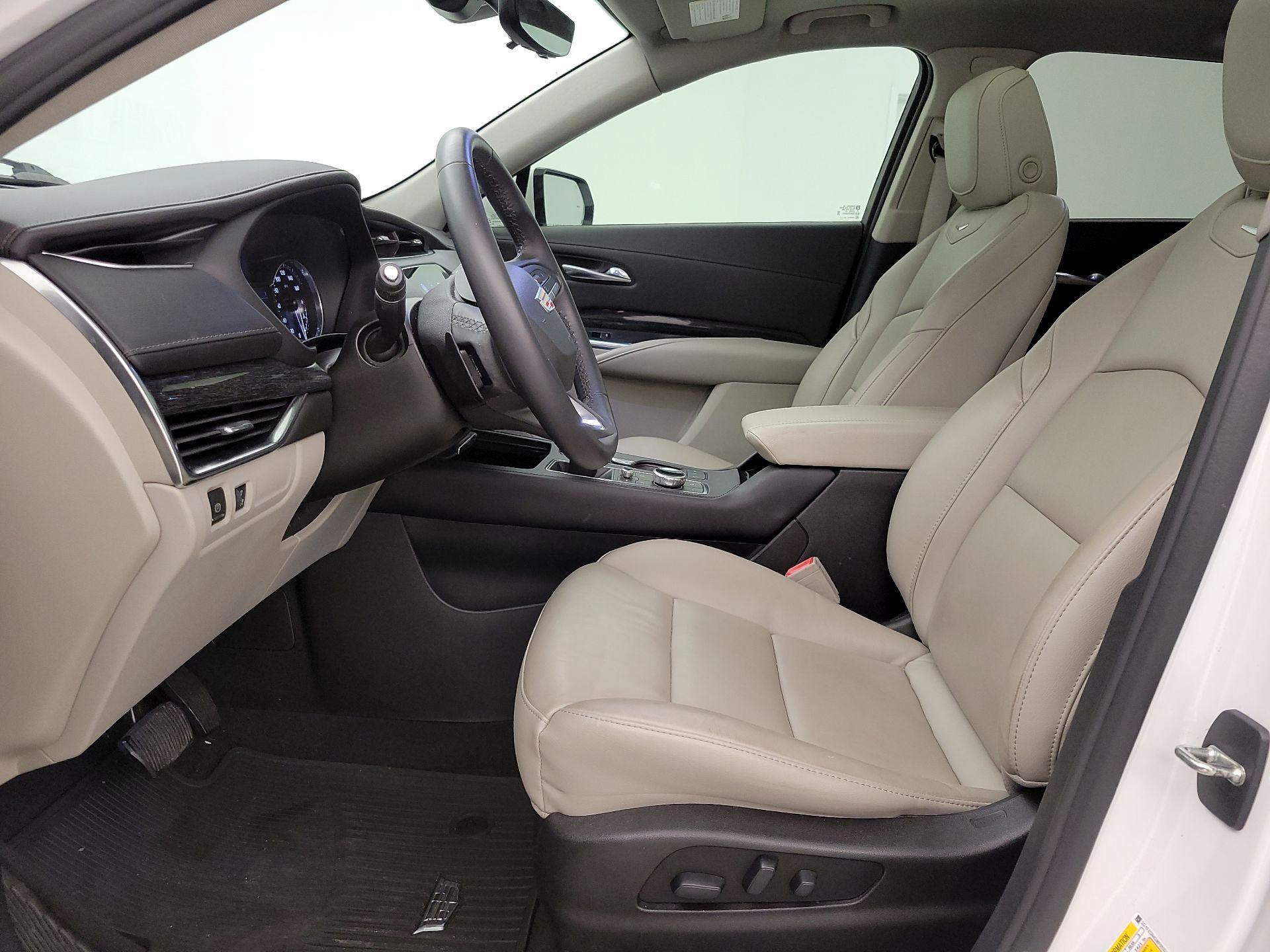 Thumbnail: 2021 Cadillac XT4 - 11