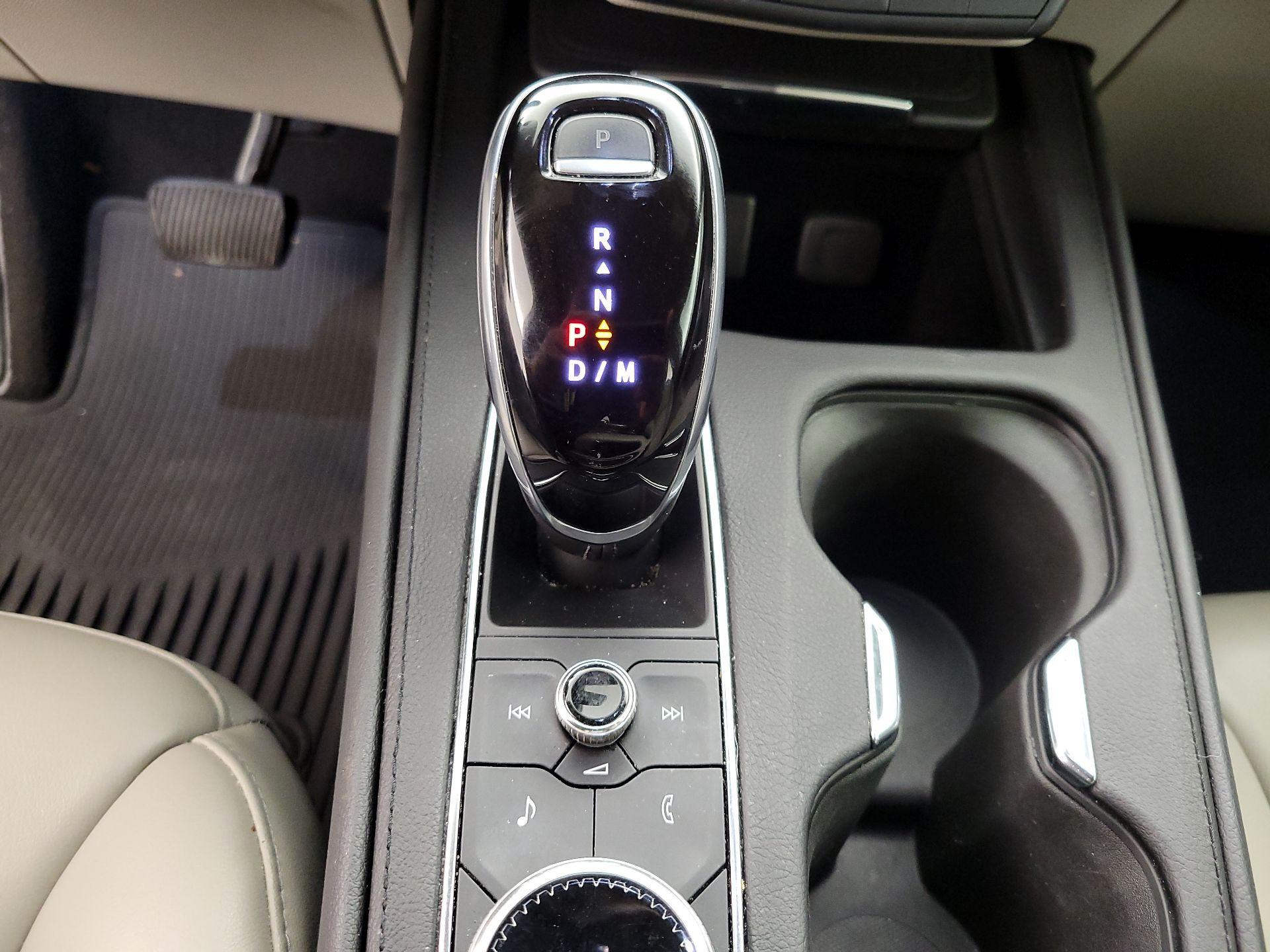 Thumbnail: 2021 Cadillac XT4 - 17