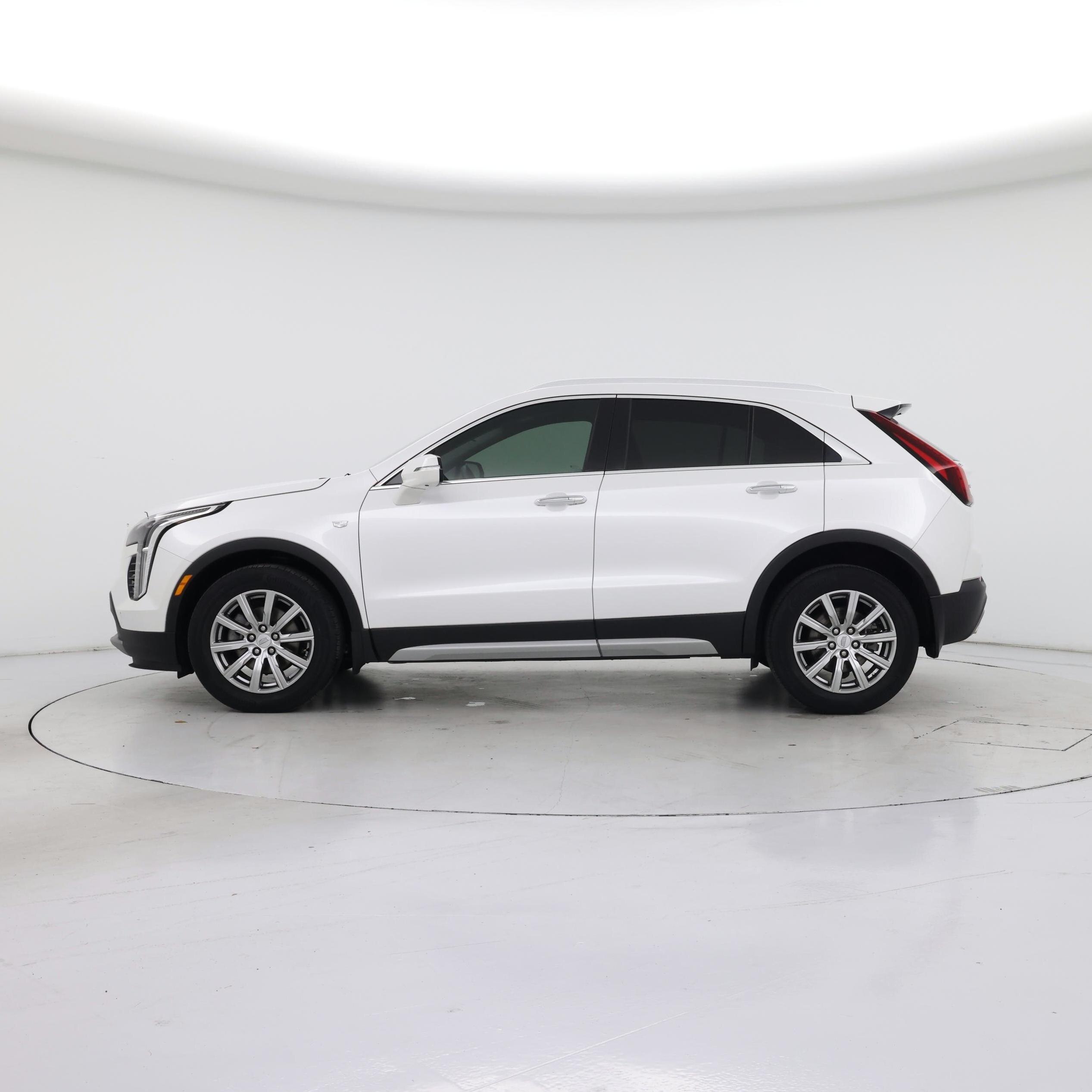 Thumbnail: 2021 Cadillac XT4 - 3