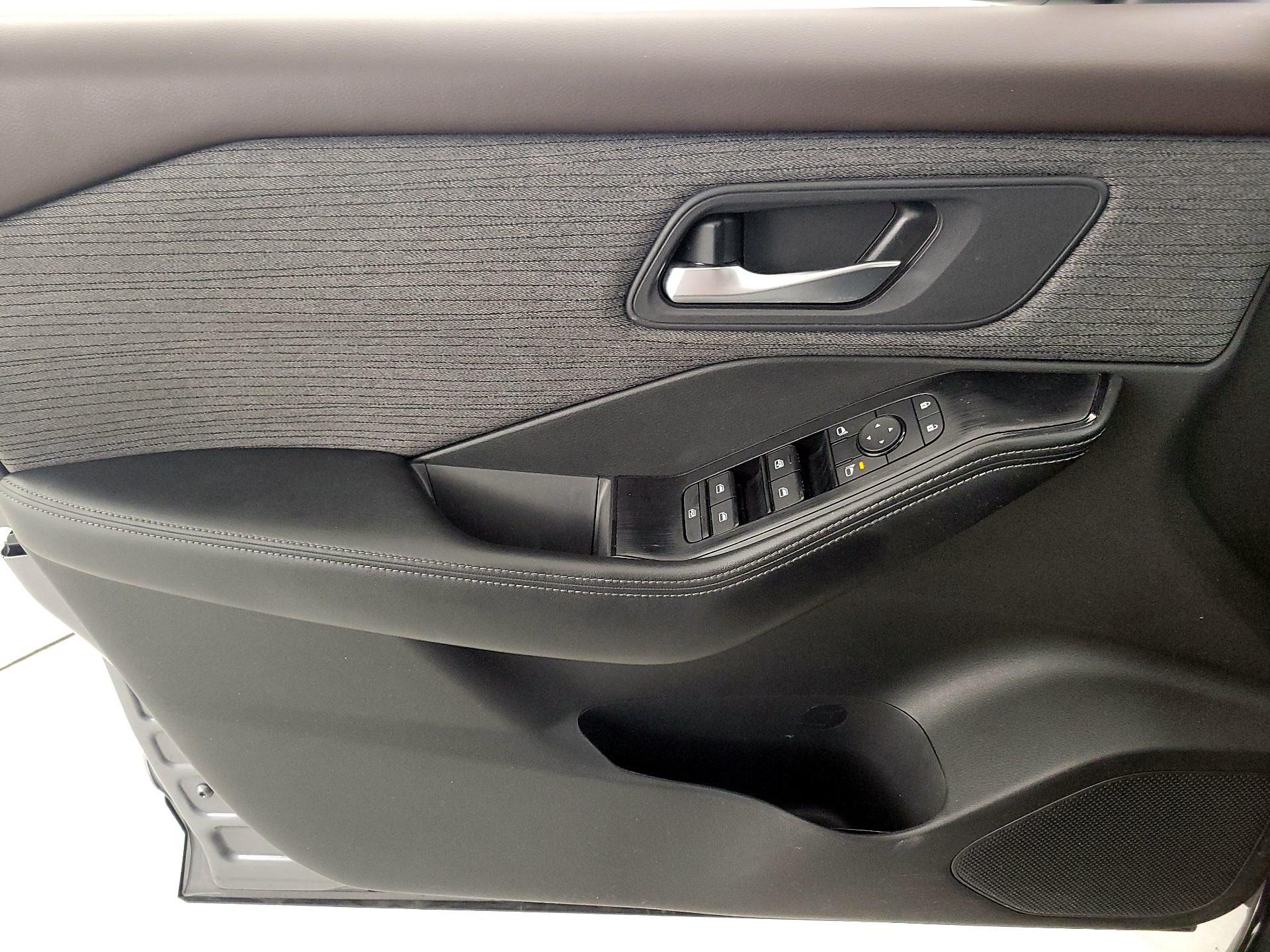 Thumbnail: 2023 Nissan Rogue - 12