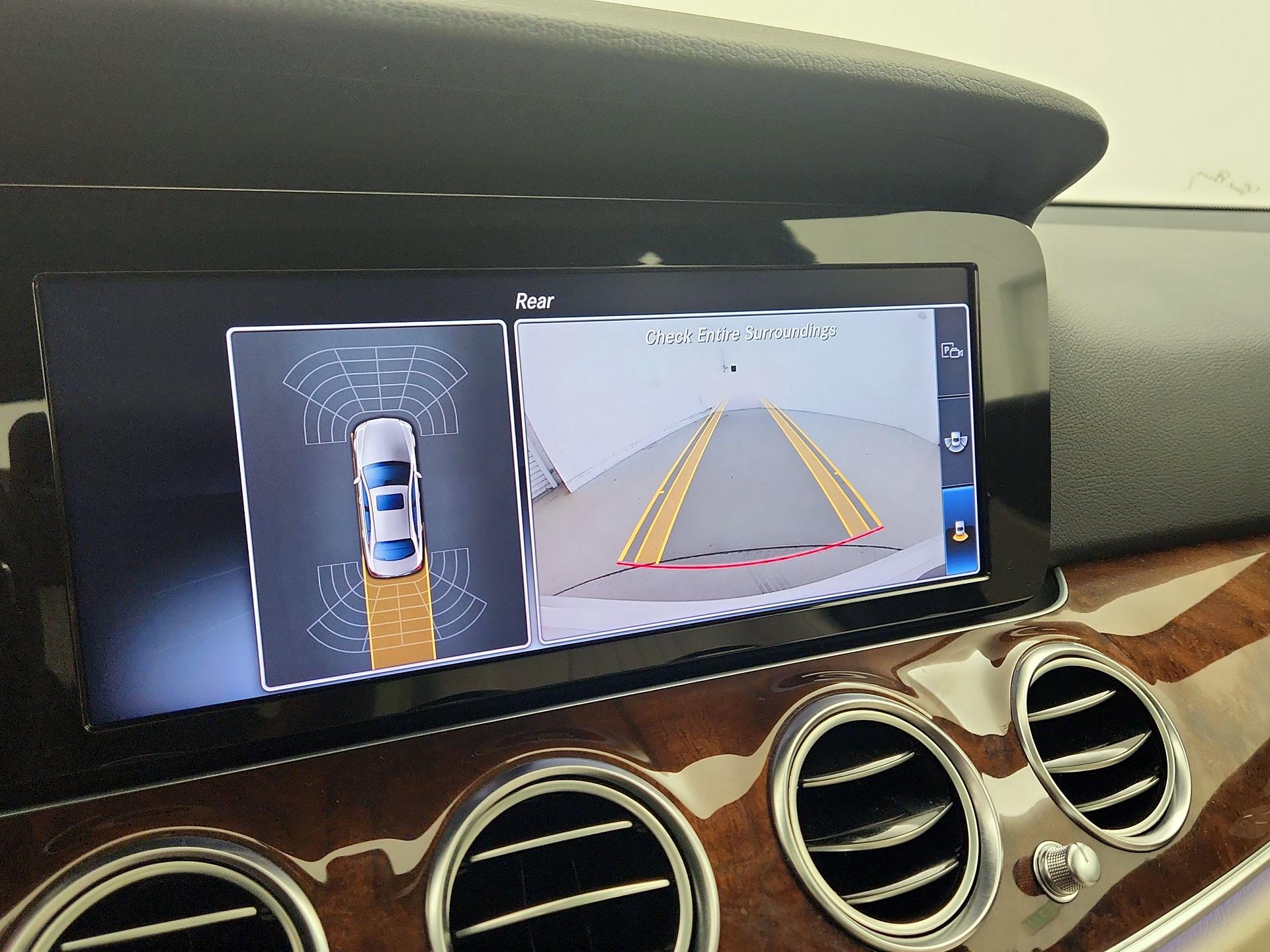 Thumbnail: 2018 Mercedes-Benz E-Class - 15