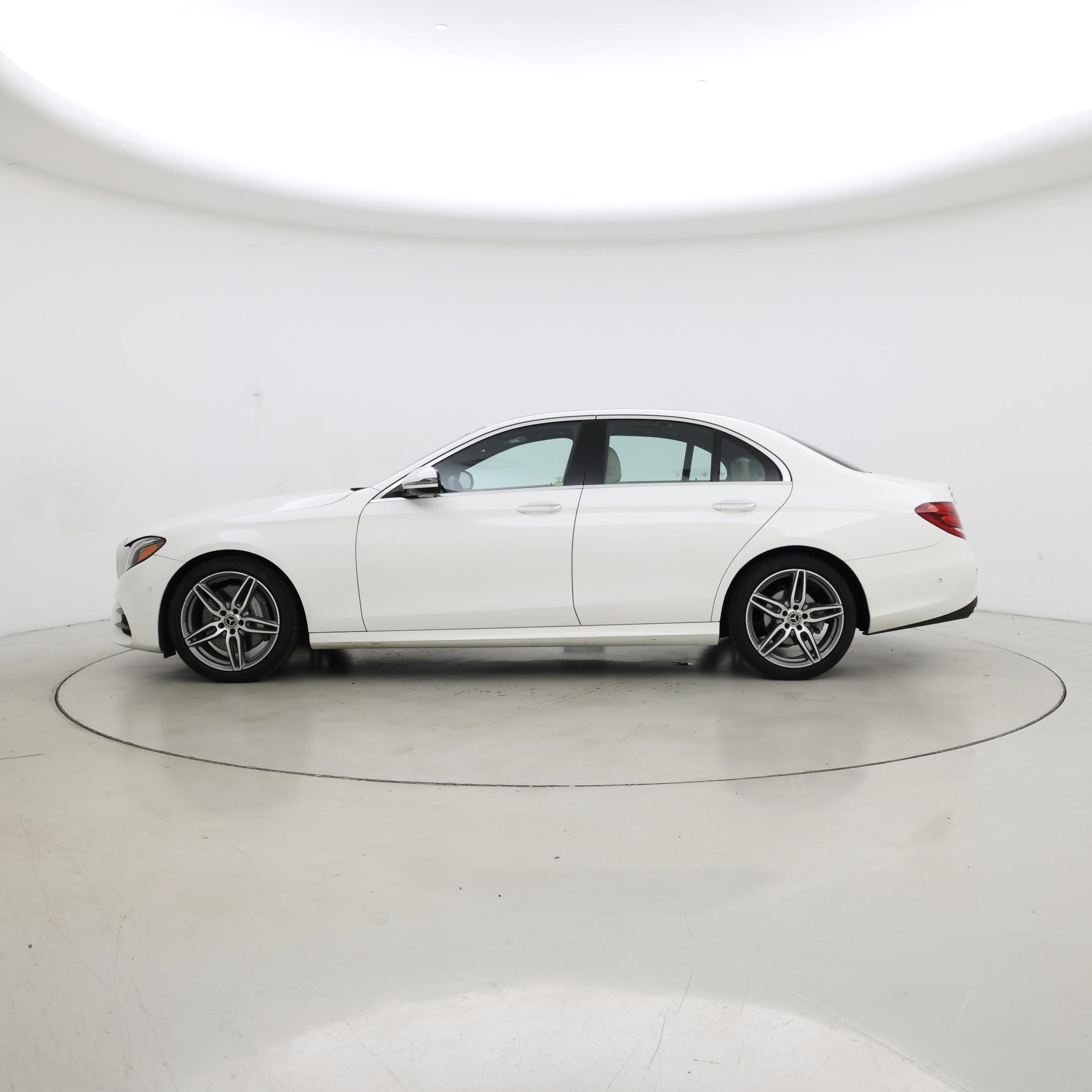Thumbnail: 2018 Mercedes-Benz E-Class - 3