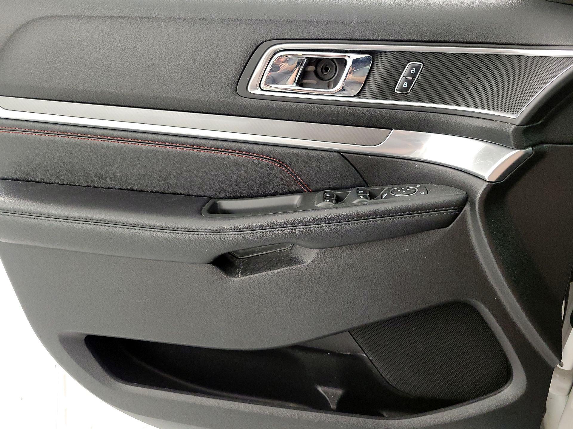 Thumbnail: 2017 Ford Explorer - 12