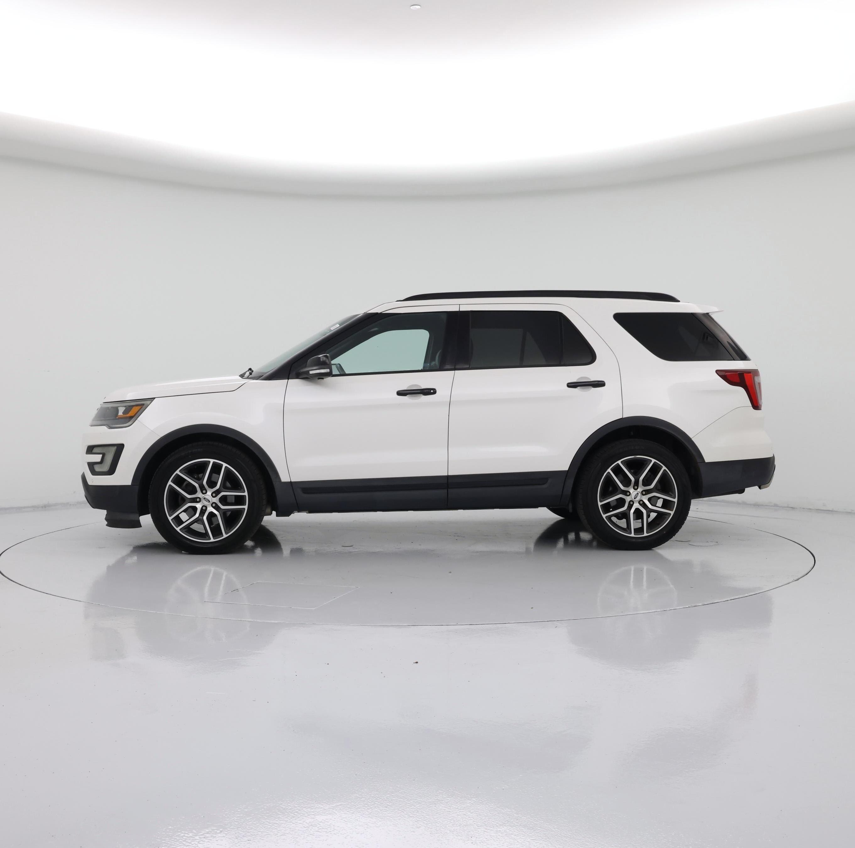 Thumbnail: 2017 Ford Explorer - 3