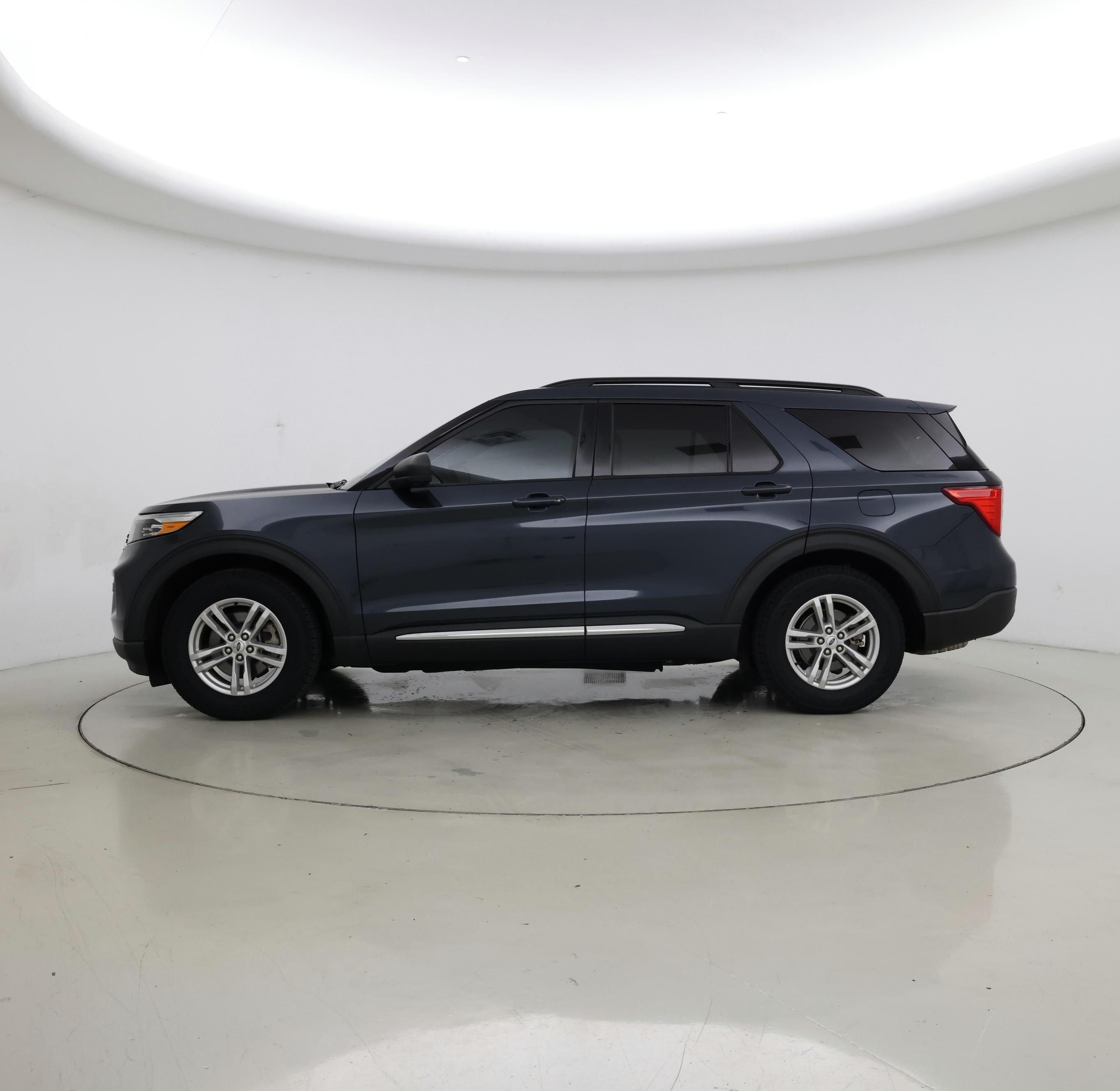 Thumbnail: 2022 Ford Explorer - 3
