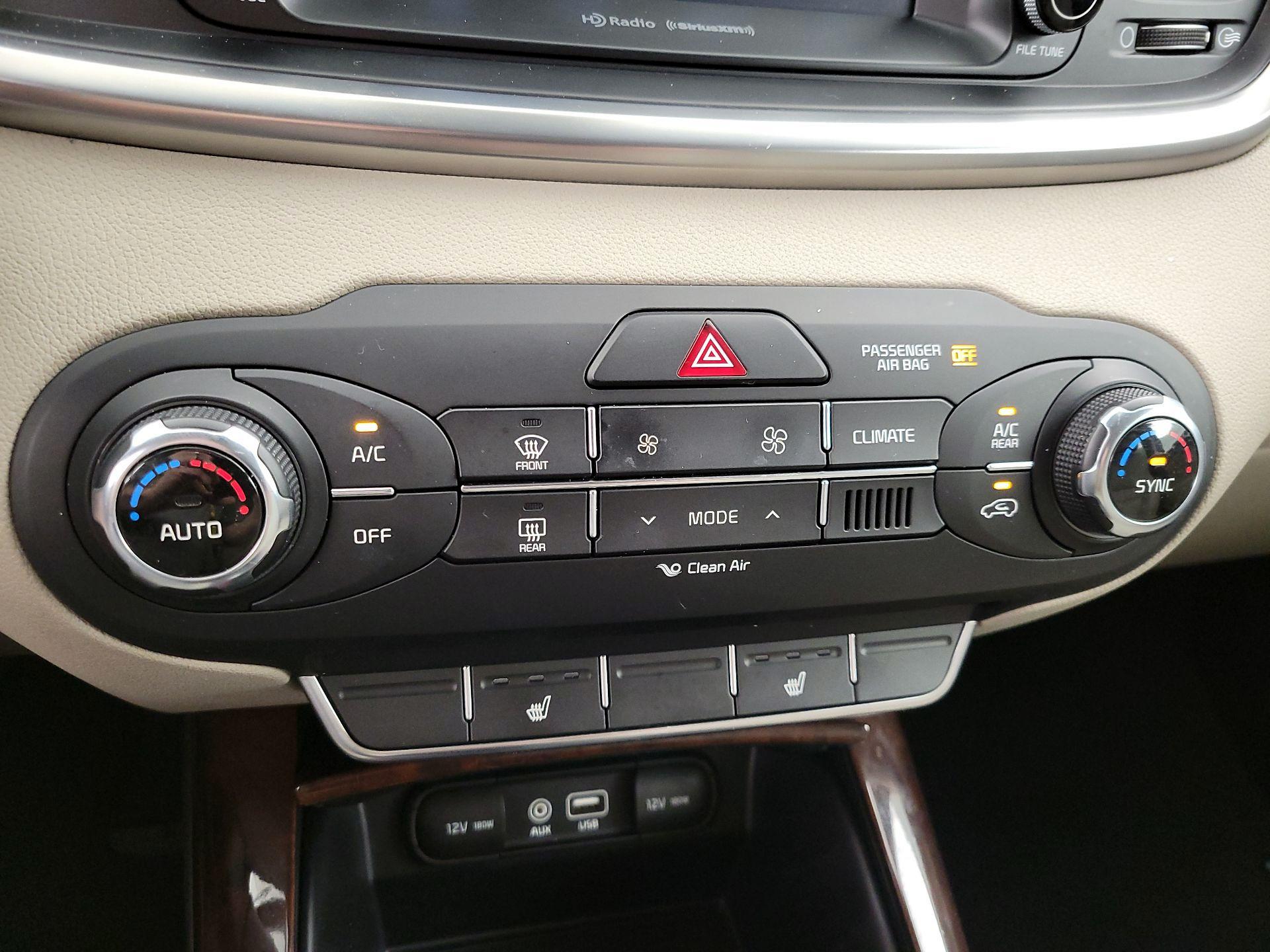 Thumbnail: 2018 Kia Sorento - 16