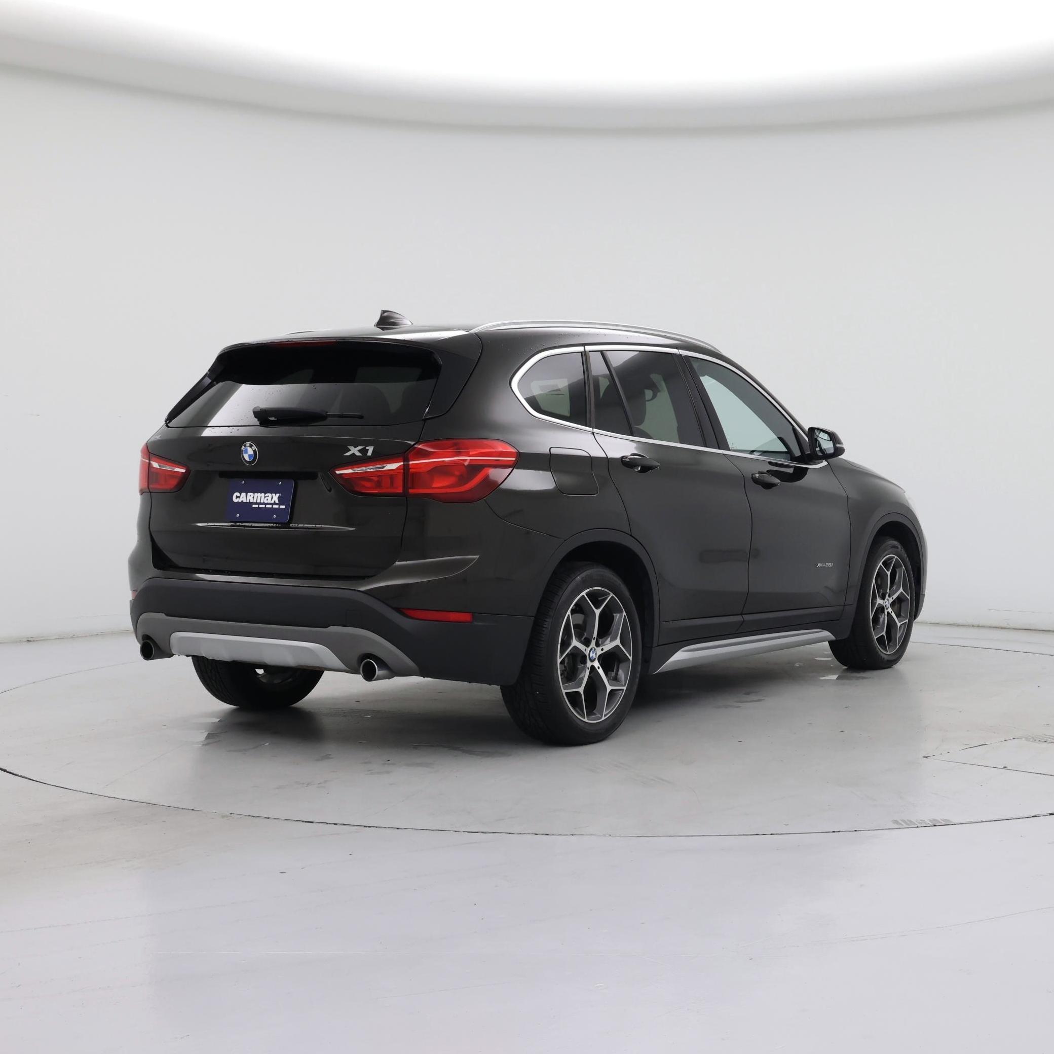 Thumbnail: 2017 BMW X1 - 8