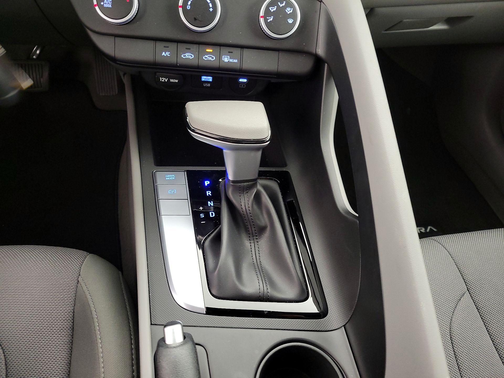 Thumbnail: 2025 Hyundai Elantra - 17
