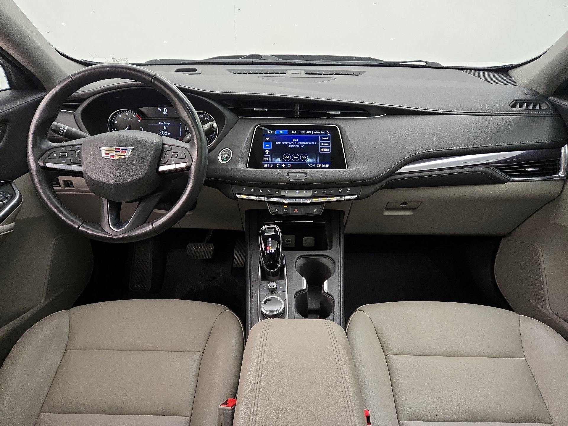 Thumbnail: 2023 Cadillac XT4 - 9