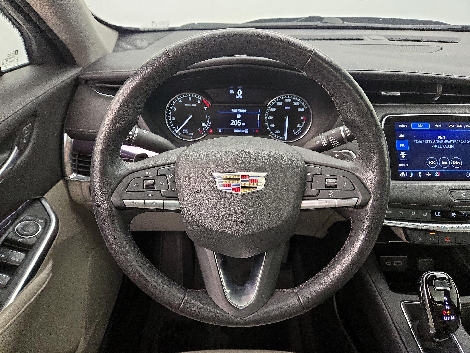 Thumbnail: 2023 Cadillac XT4 - 10