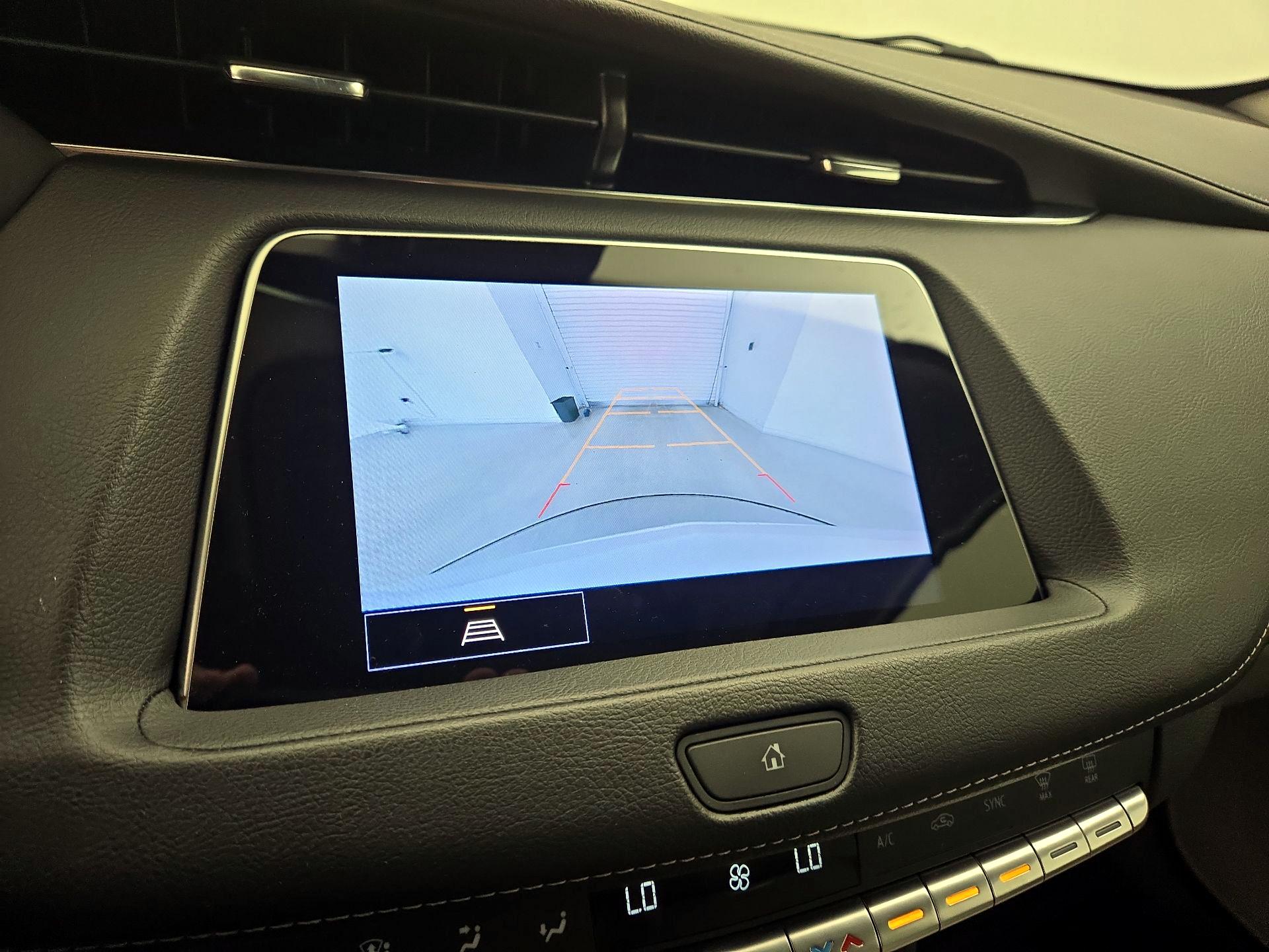 Thumbnail: 2023 Cadillac XT4 - 14