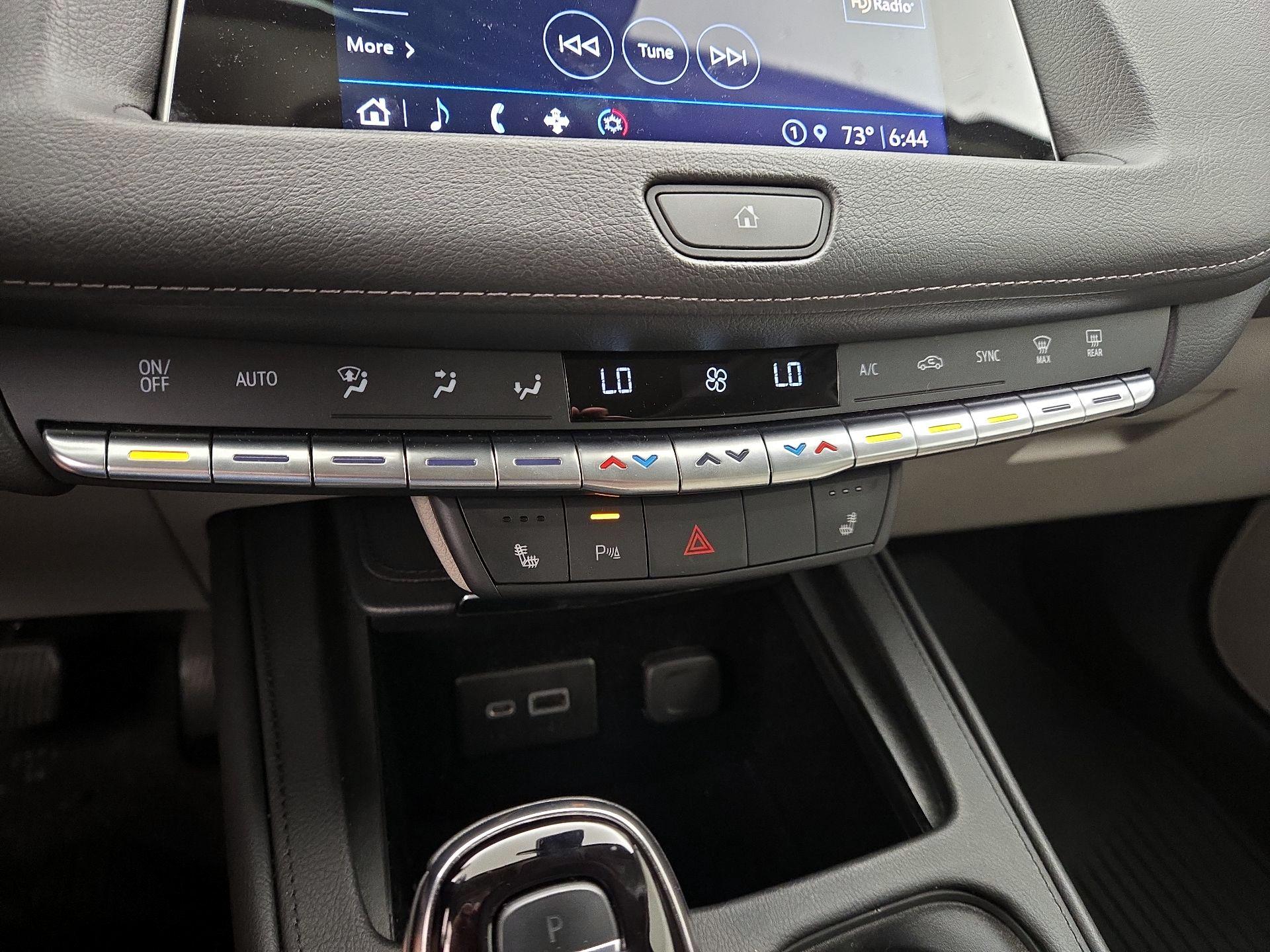 Thumbnail: 2023 Cadillac XT4 - 16
