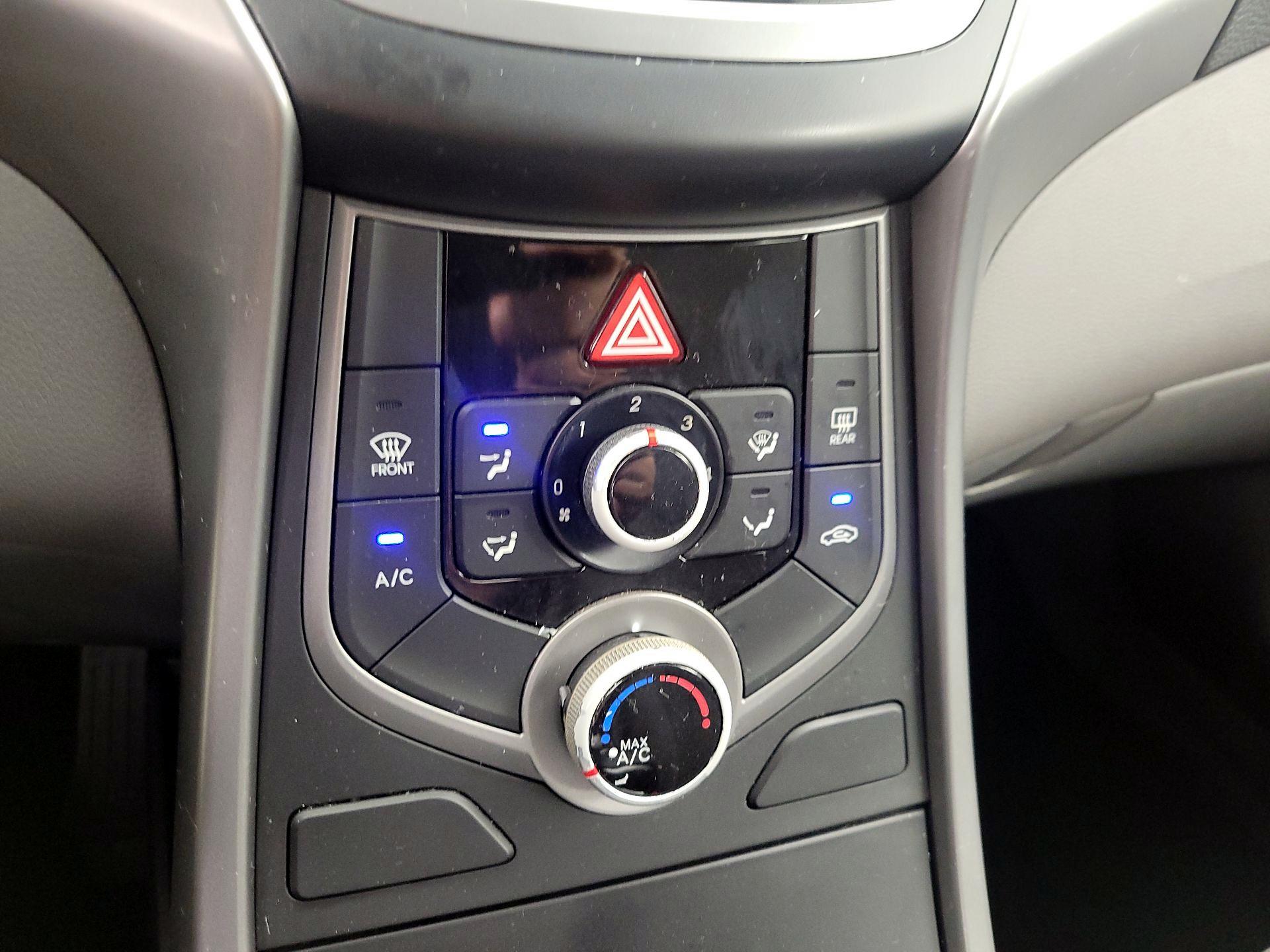 Thumbnail: 2016 Hyundai Elantra - 16