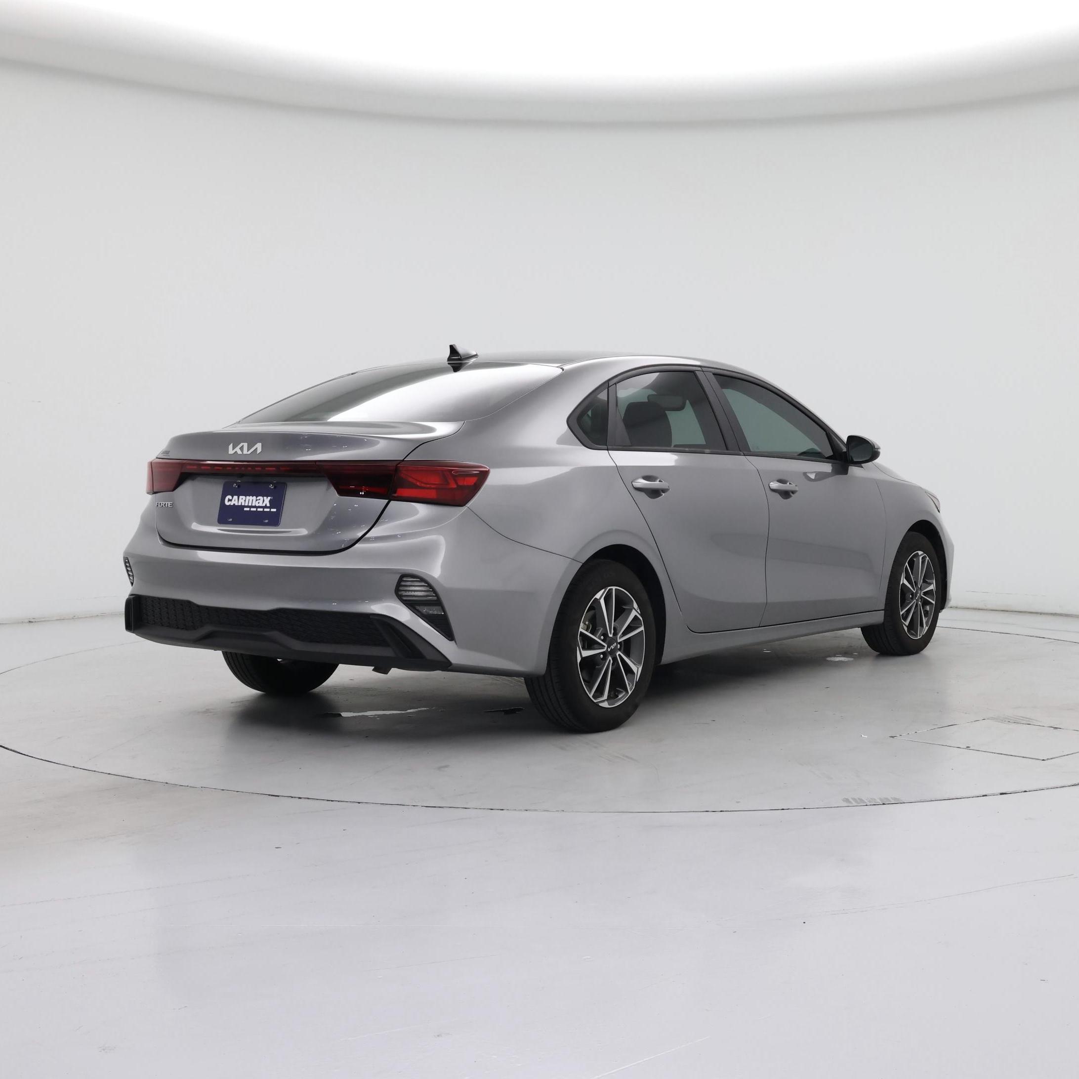 Thumbnail: 2023 Kia Forte - 8