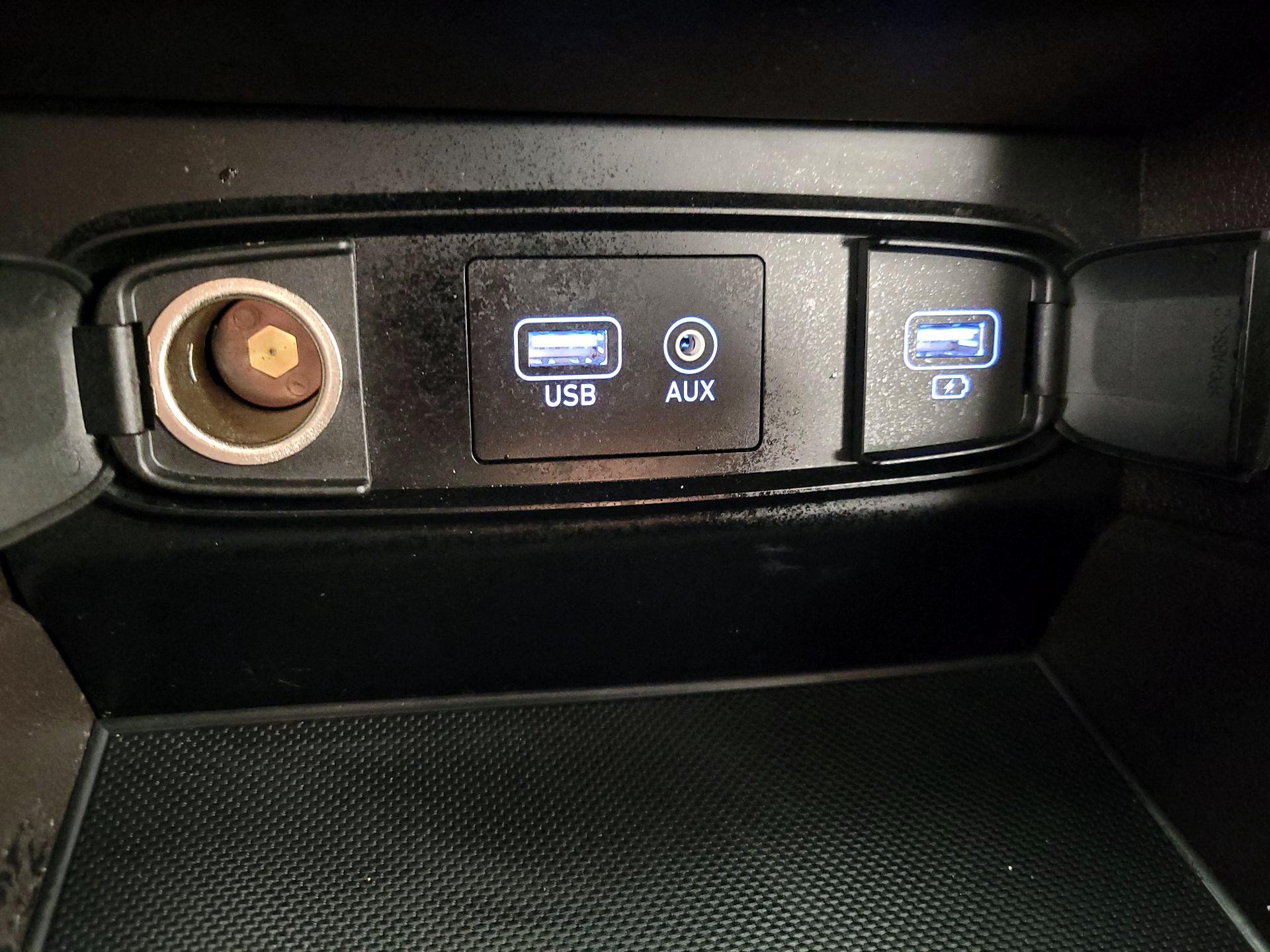 Thumbnail: 2019 Hyundai Santa Fe - 18