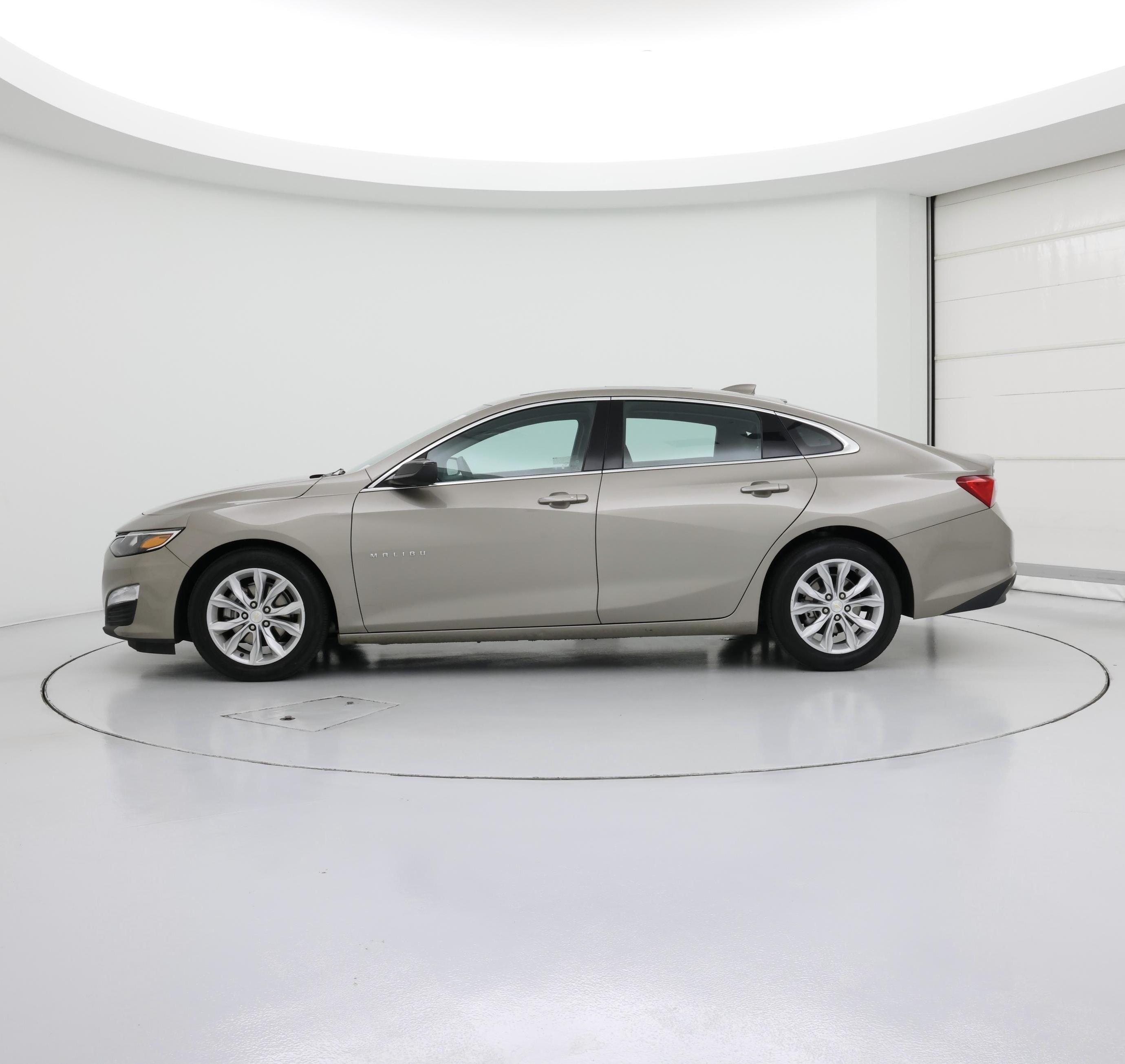 Thumbnail: 2024 Chevrolet Malibu - 3