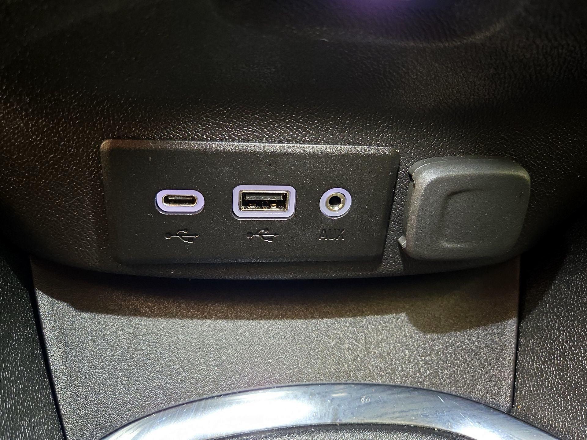 Thumbnail: 2023 Chevrolet Malibu - 18