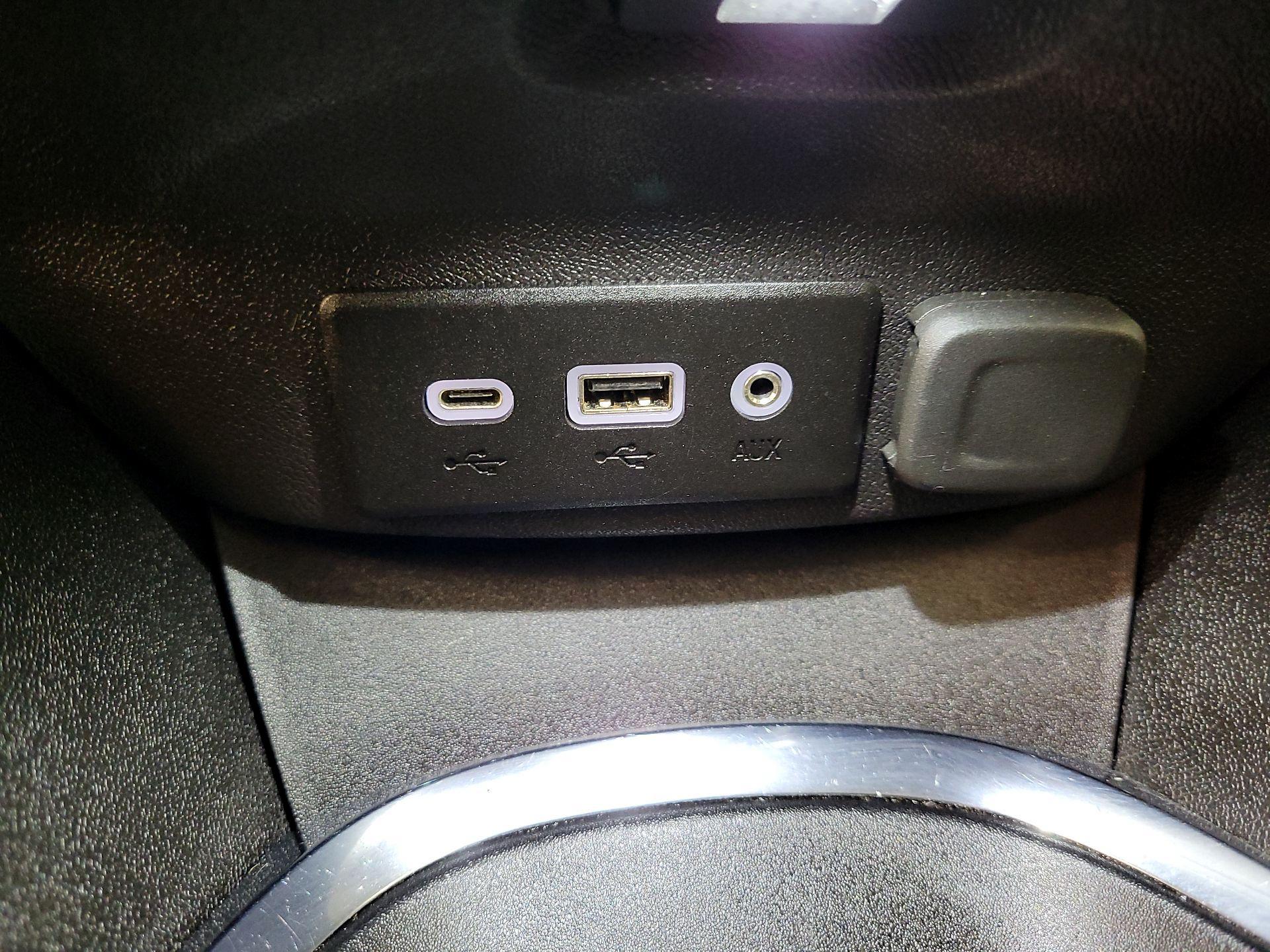 Thumbnail: 2023 Chevrolet Malibu - 18