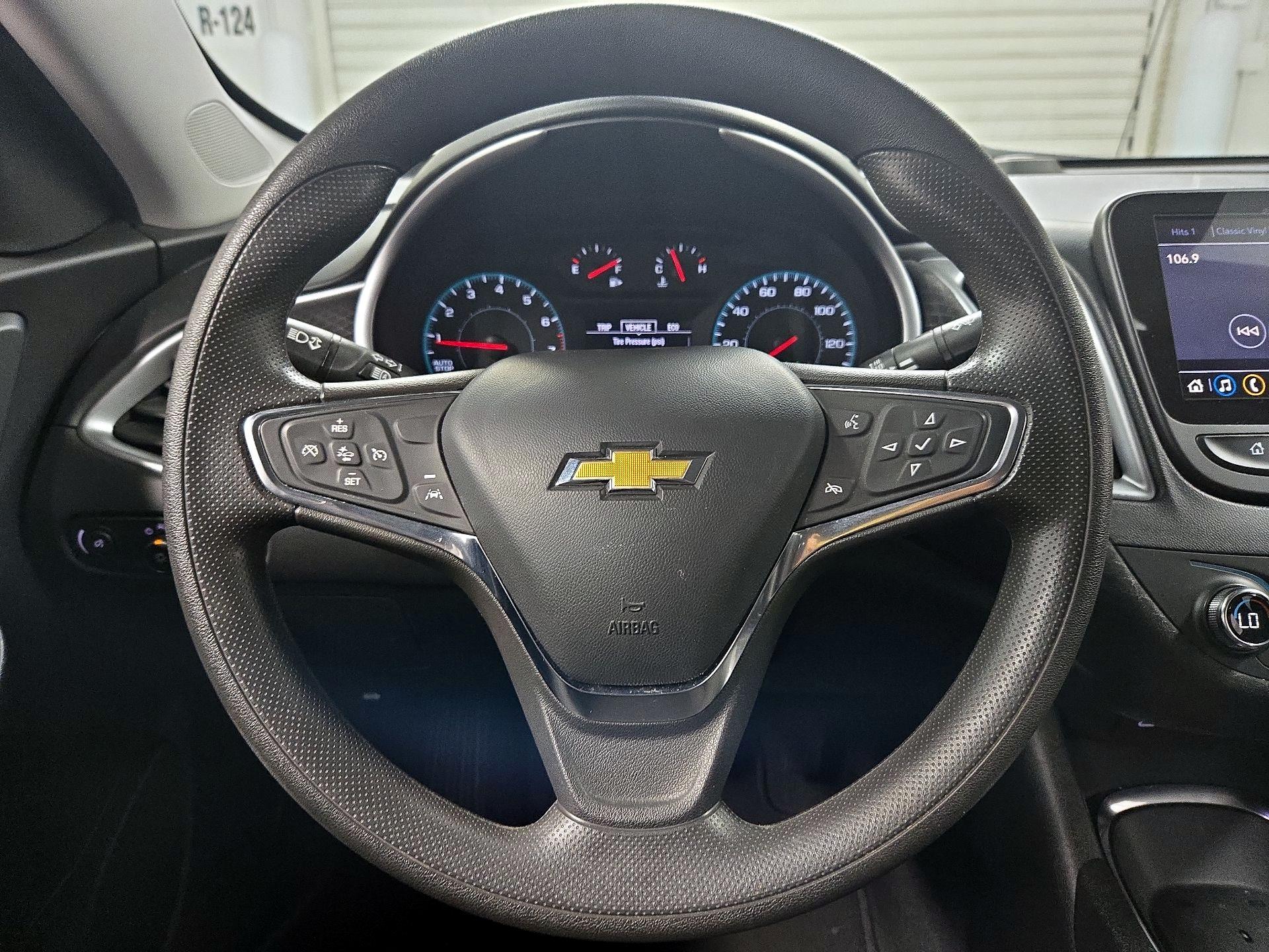 Thumbnail: 2023 Chevrolet Malibu - 10