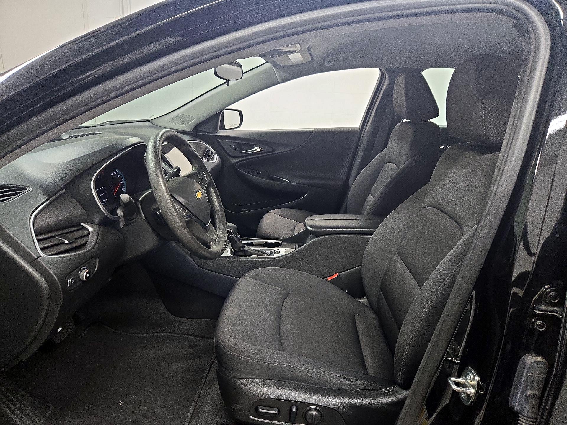 Thumbnail: 2023 Chevrolet Malibu - 11