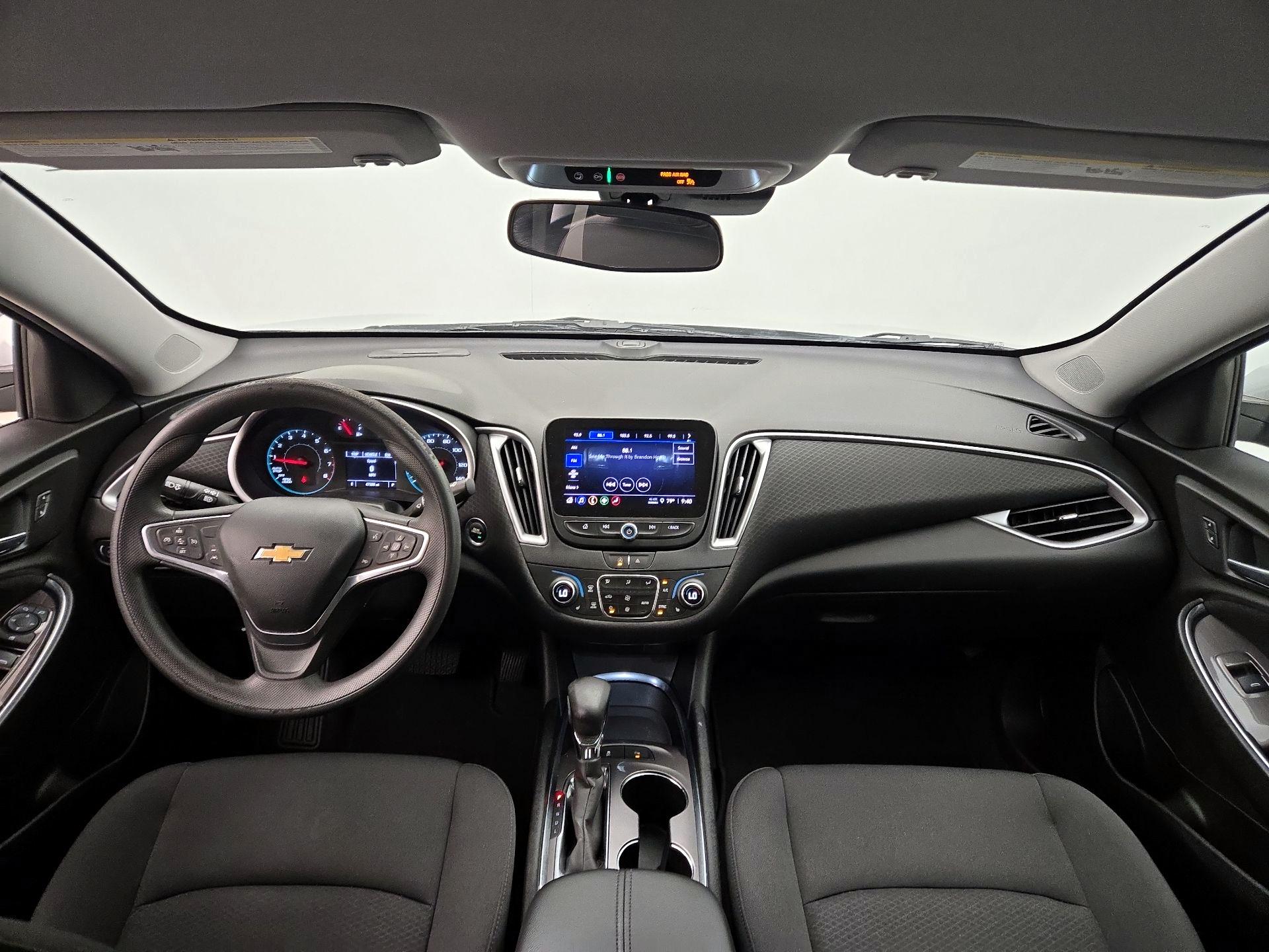 Thumbnail: 2022 Chevrolet Malibu - 9