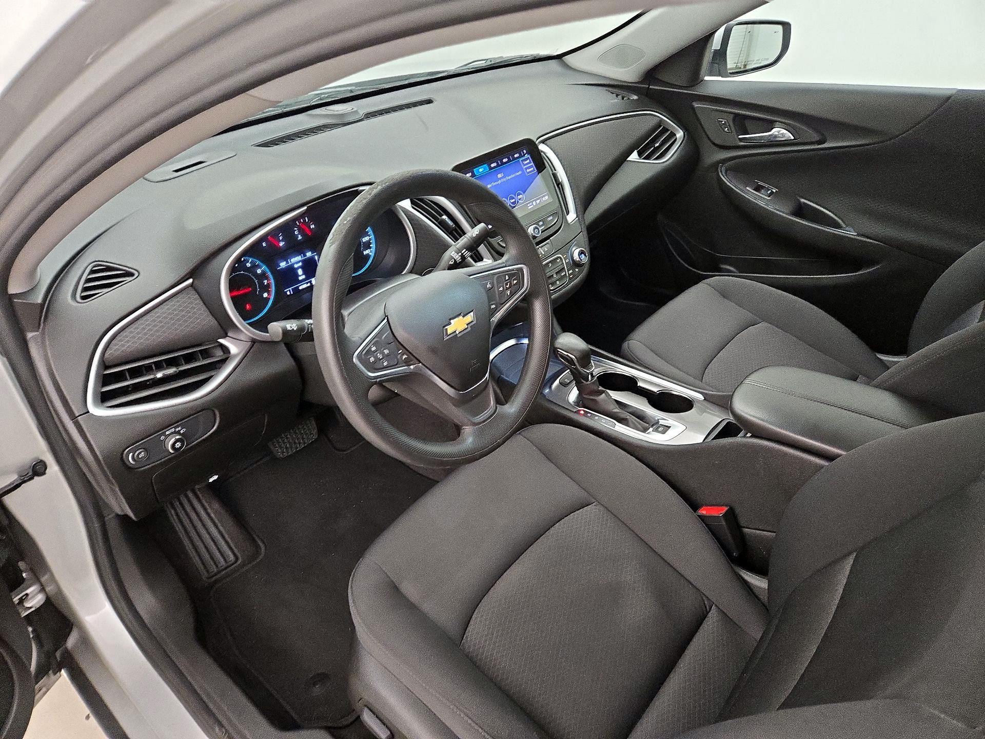 Thumbnail: 2022 Chevrolet Malibu - 11