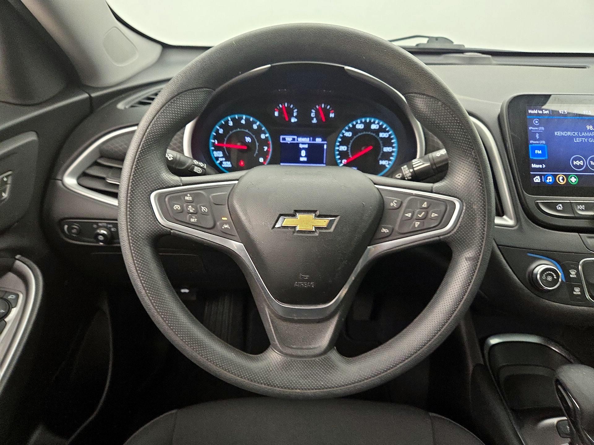 Thumbnail: 2022 Chevrolet Malibu - 10