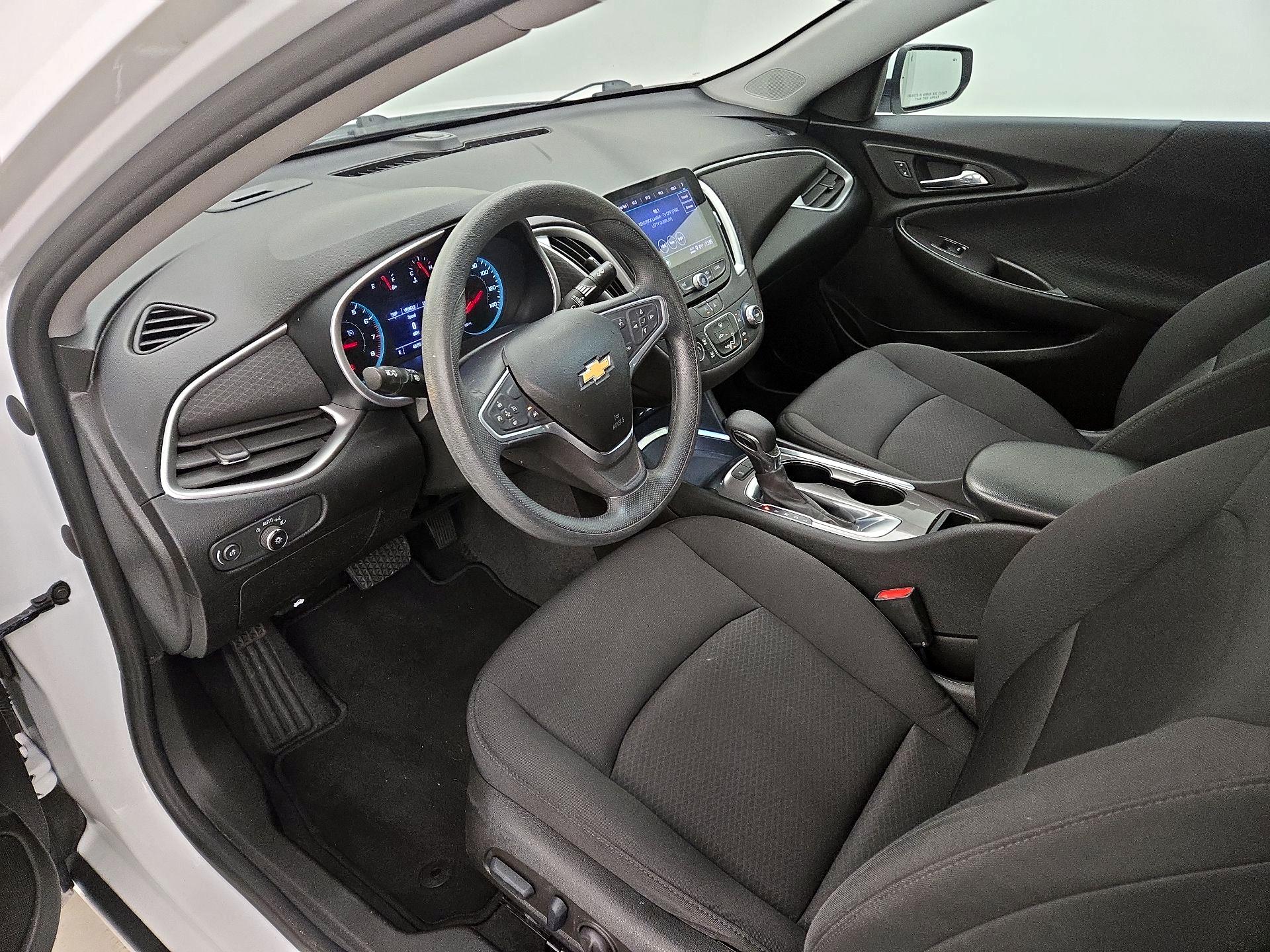 Thumbnail: 2022 Chevrolet Malibu - 11