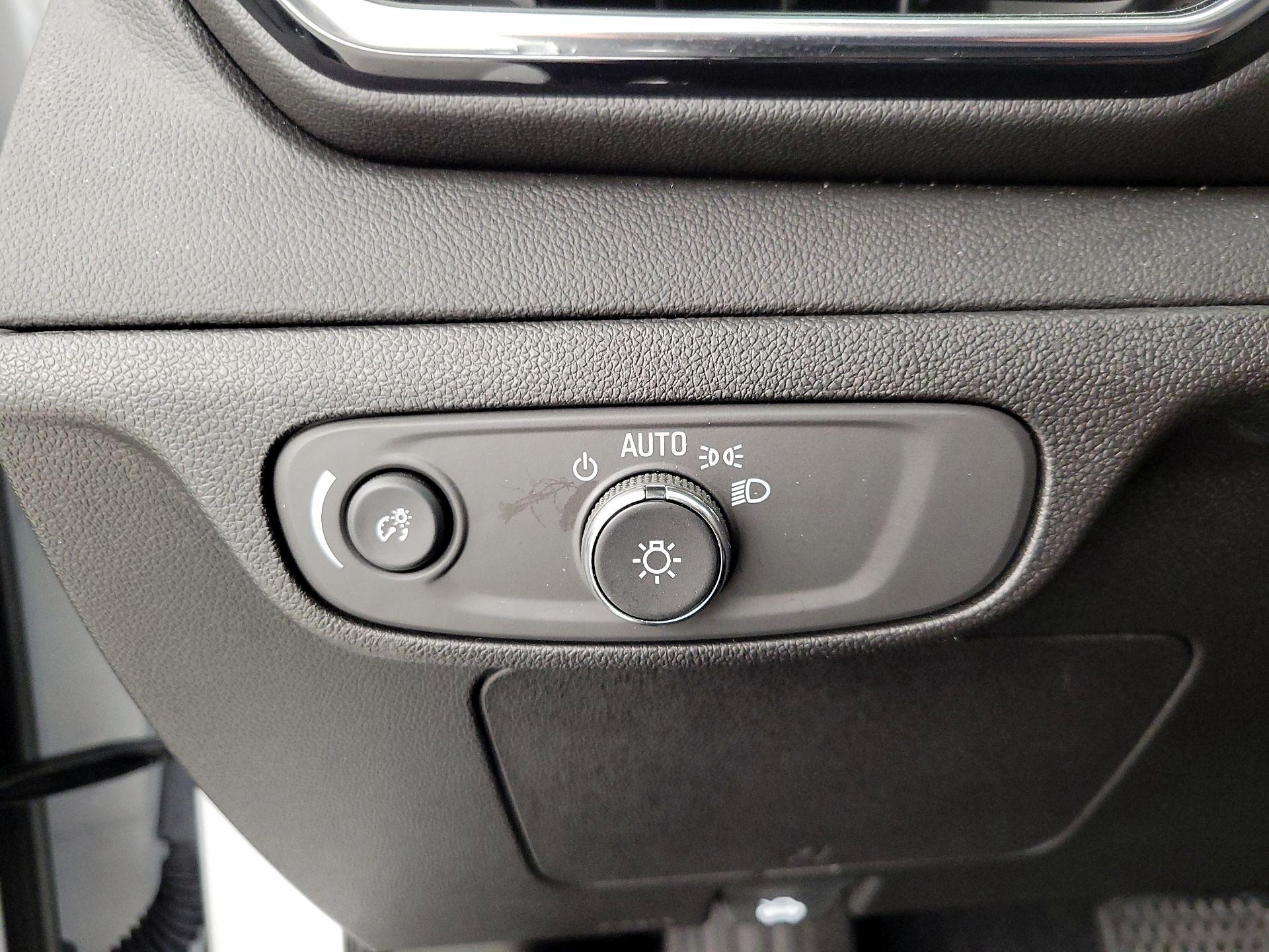 Thumbnail: 2023 Chevrolet Bolt EUV - 13