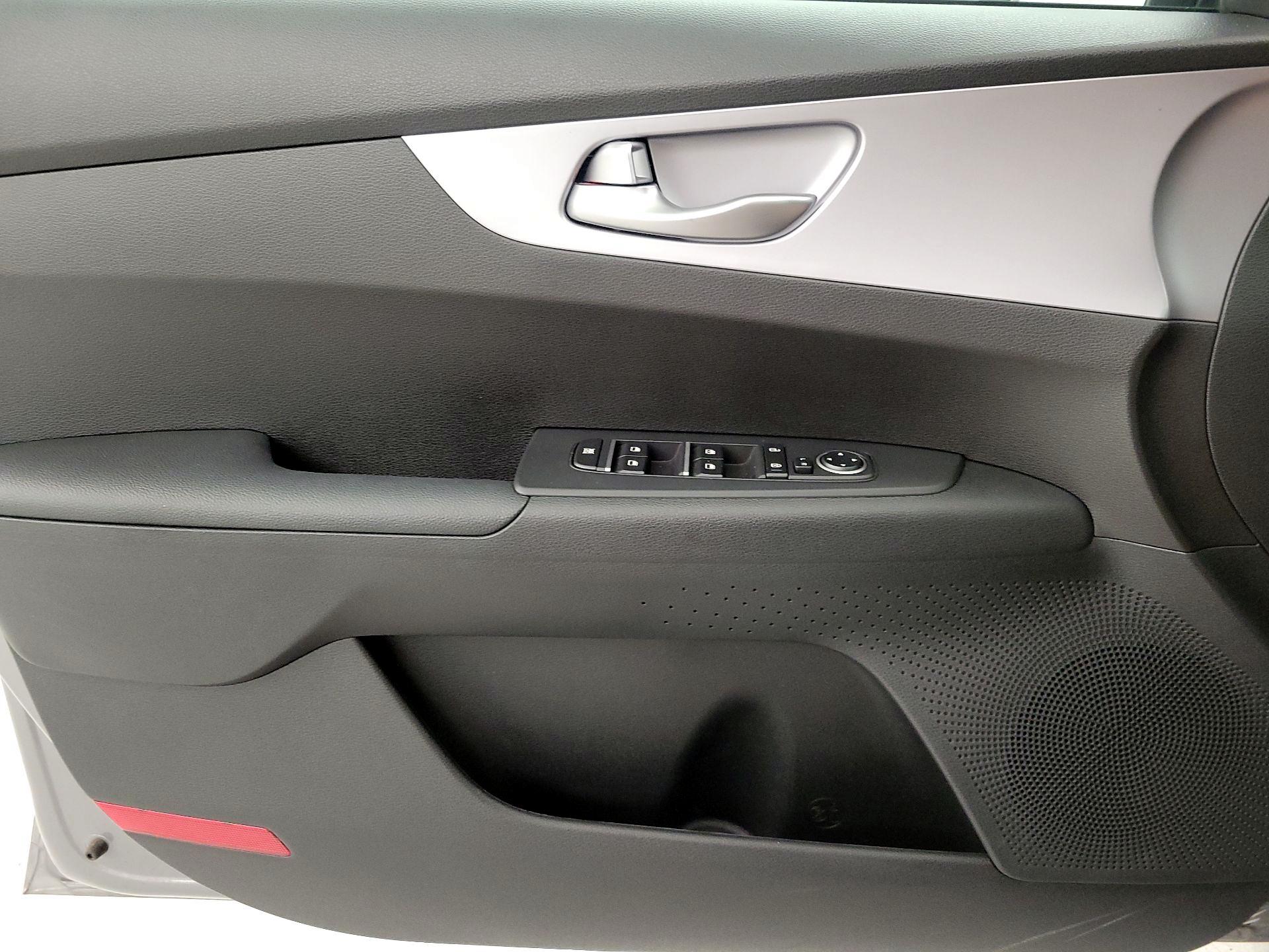 Thumbnail: 2023 Kia Forte - 12