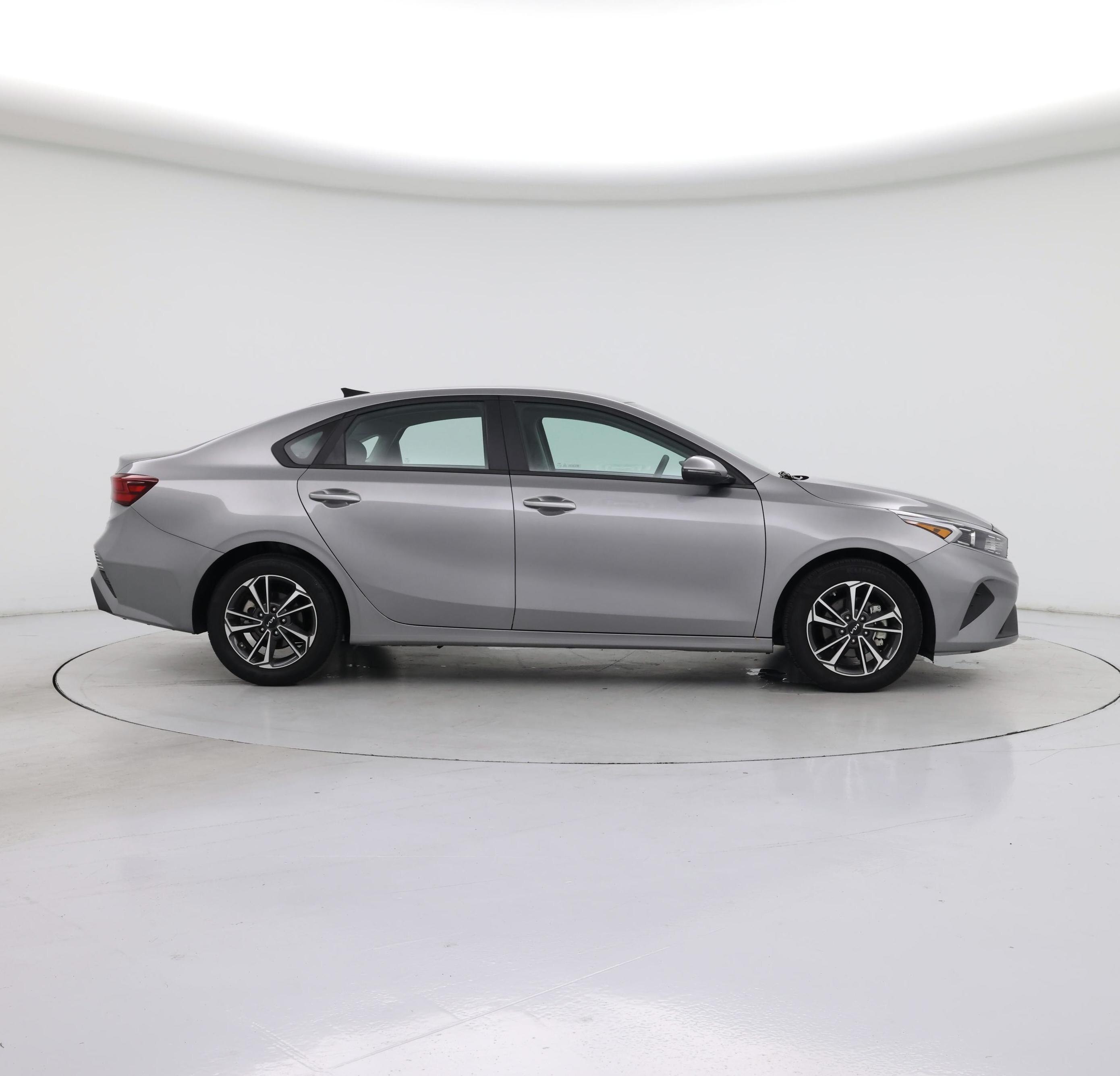 Thumbnail: 2023 Kia Forte - 7