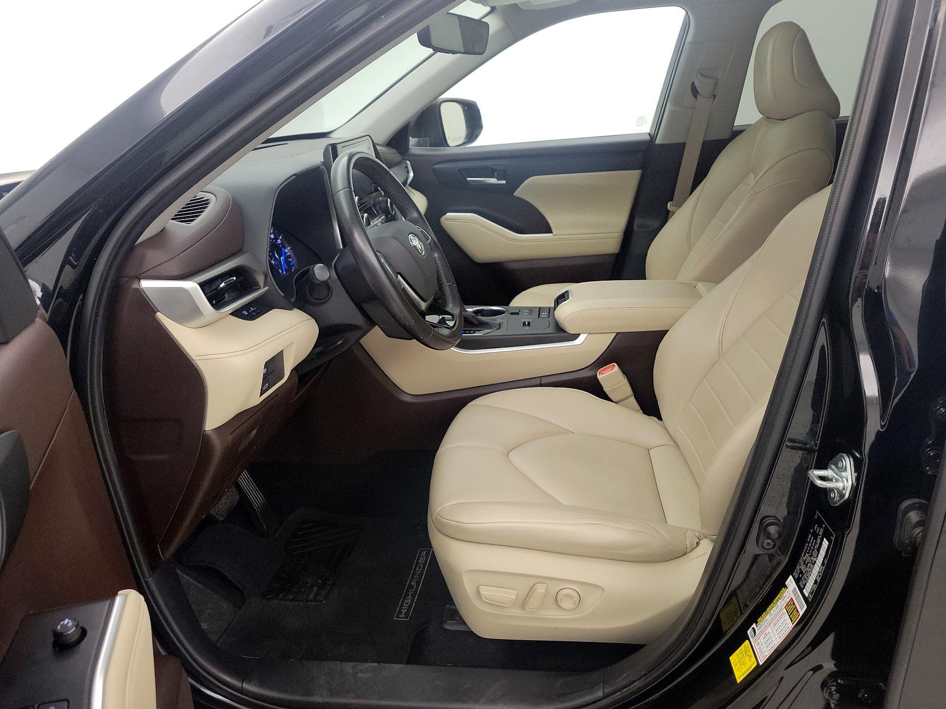 Thumbnail: 2021 Toyota Highlander - 11