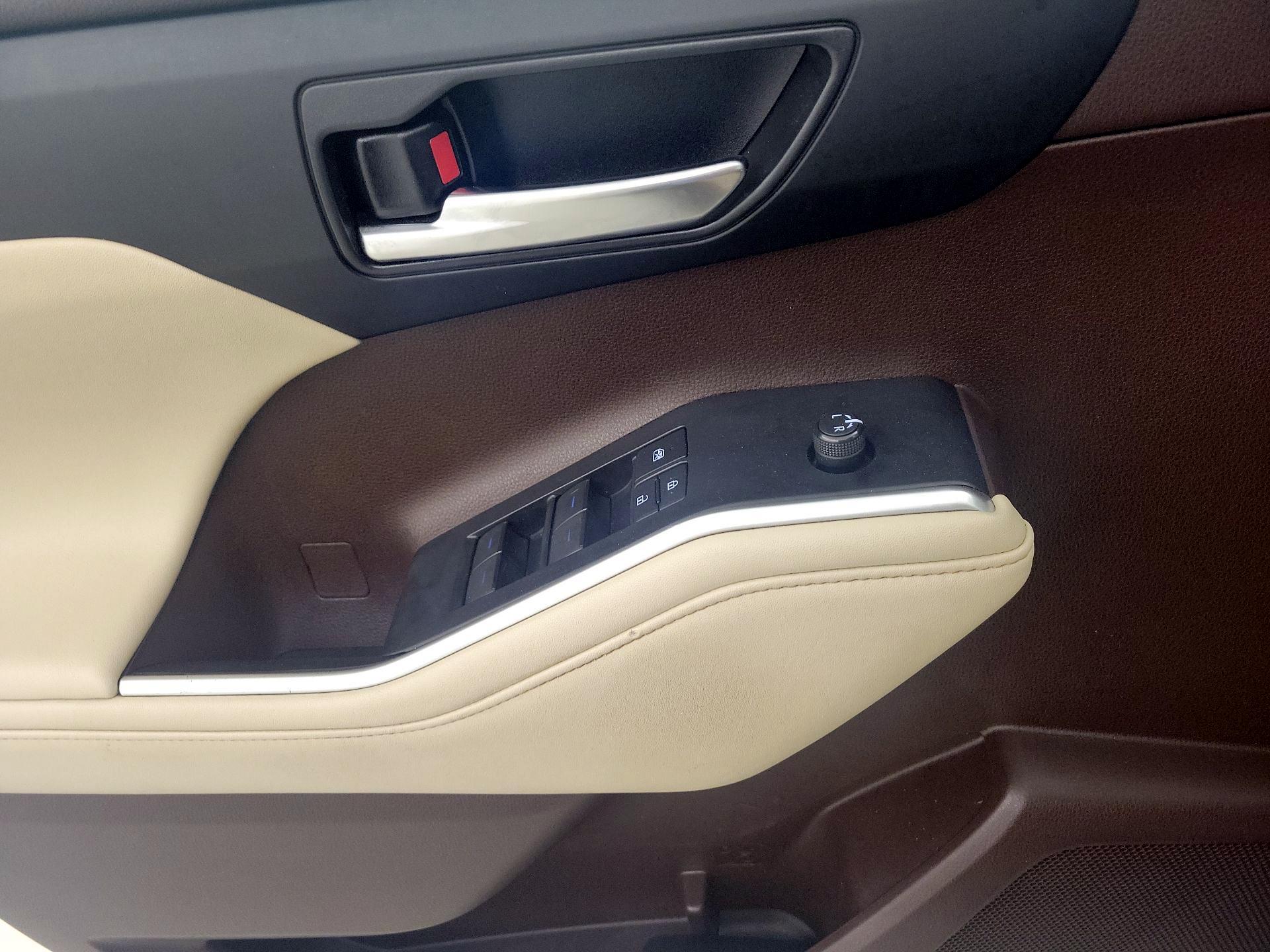 Thumbnail: 2021 Toyota Highlander - 12