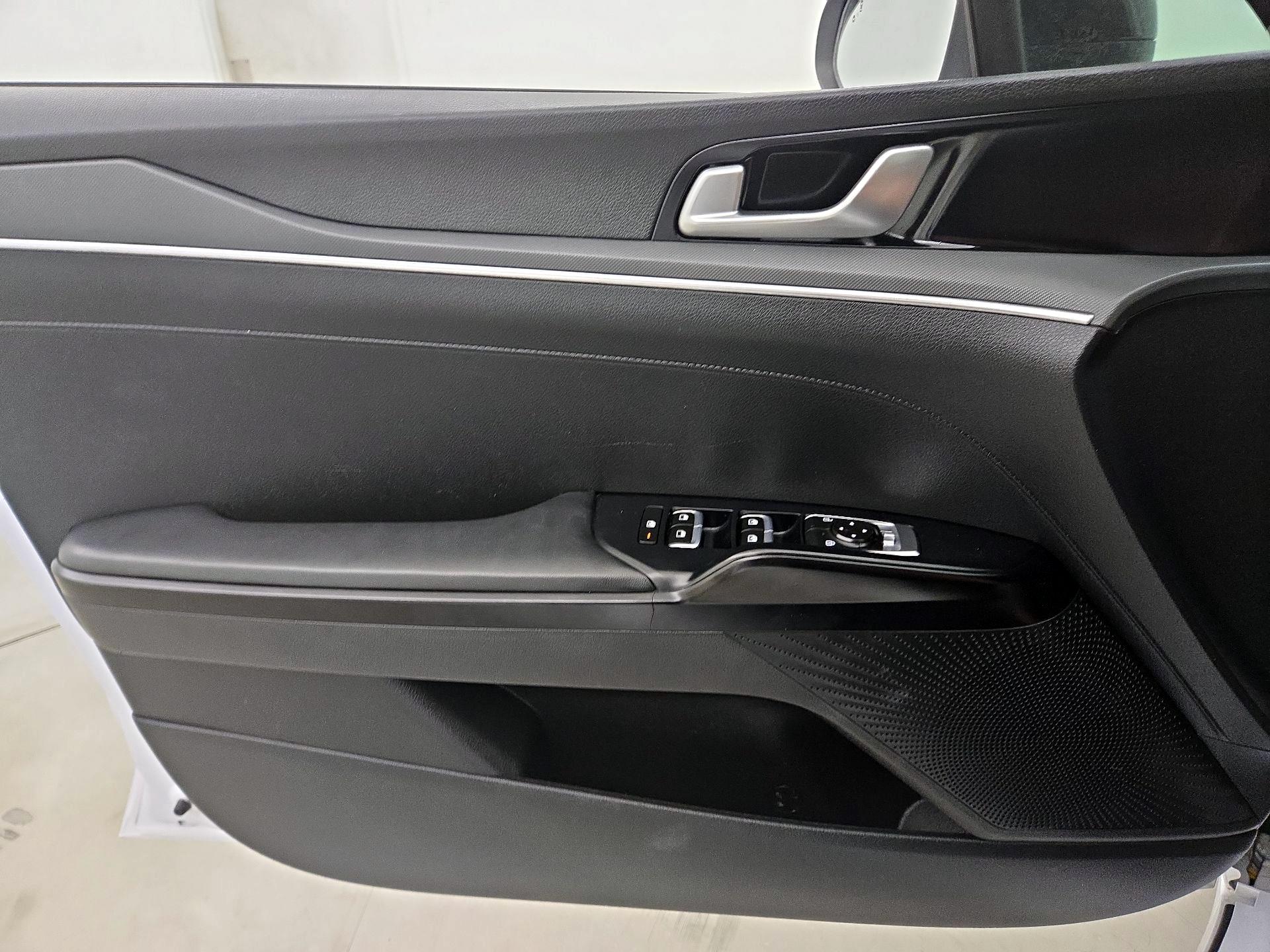 Thumbnail: 2022 Kia K5 - 12